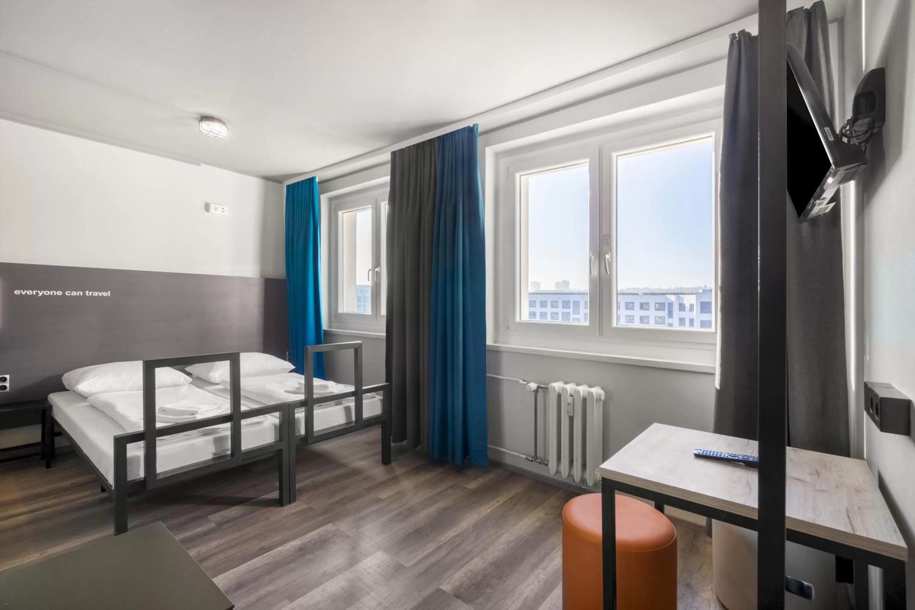 Photo of the whole room, Bed in a&o Dresden Hauptbahnhof