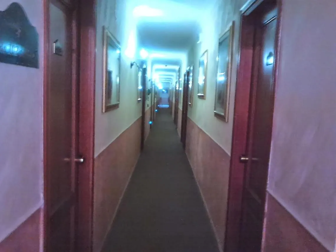 Decorative detail in Green Park Hotel