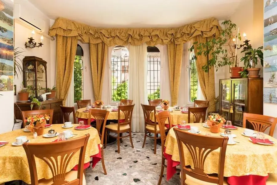 Restaurant/Places to Eat in Villa Albertina