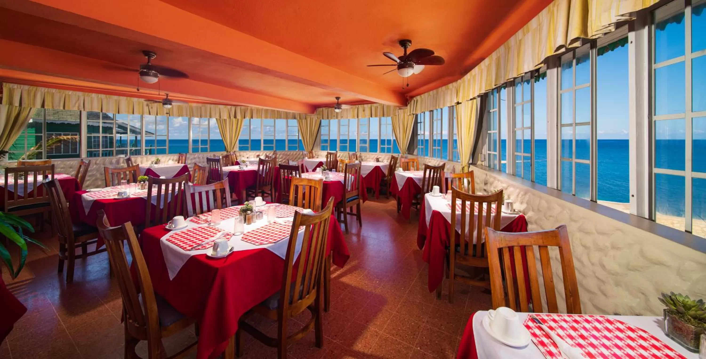 Dining area in Samsara Cliff Resort