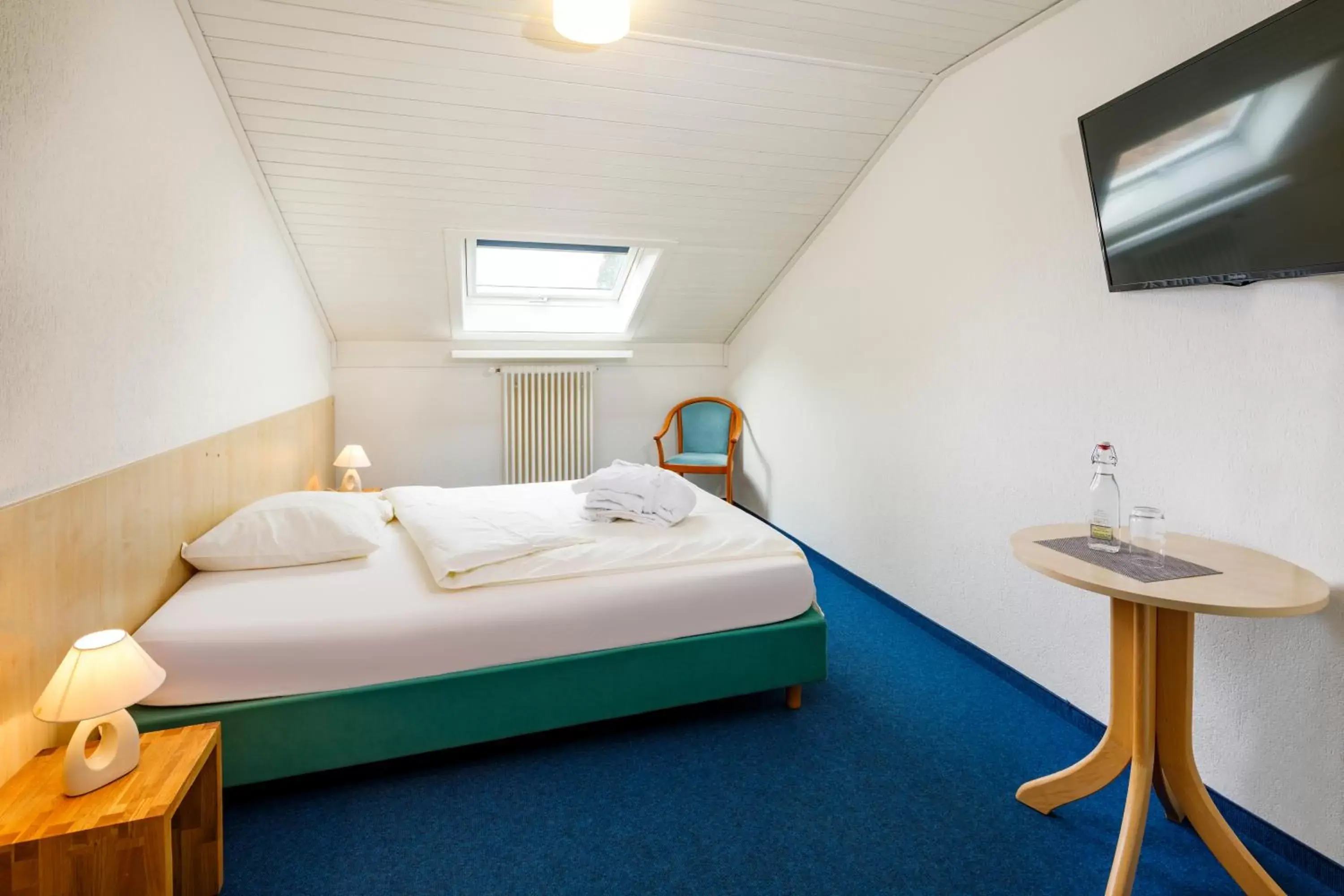 Photo of the whole room, Bed in Central Hotel Post Photo of the whole room, Bed in Central Hotel Post