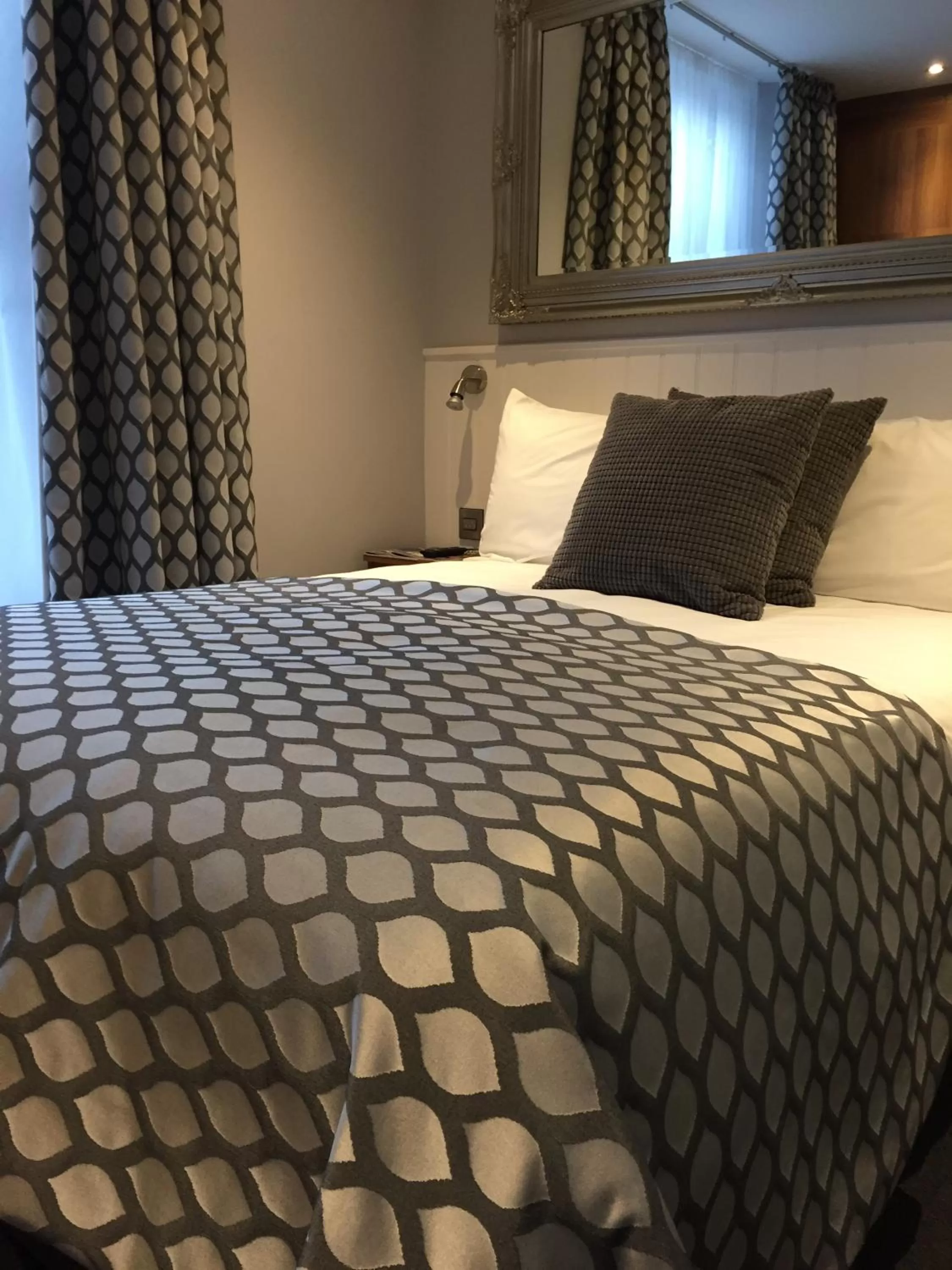 Bed in Carlton Hotel