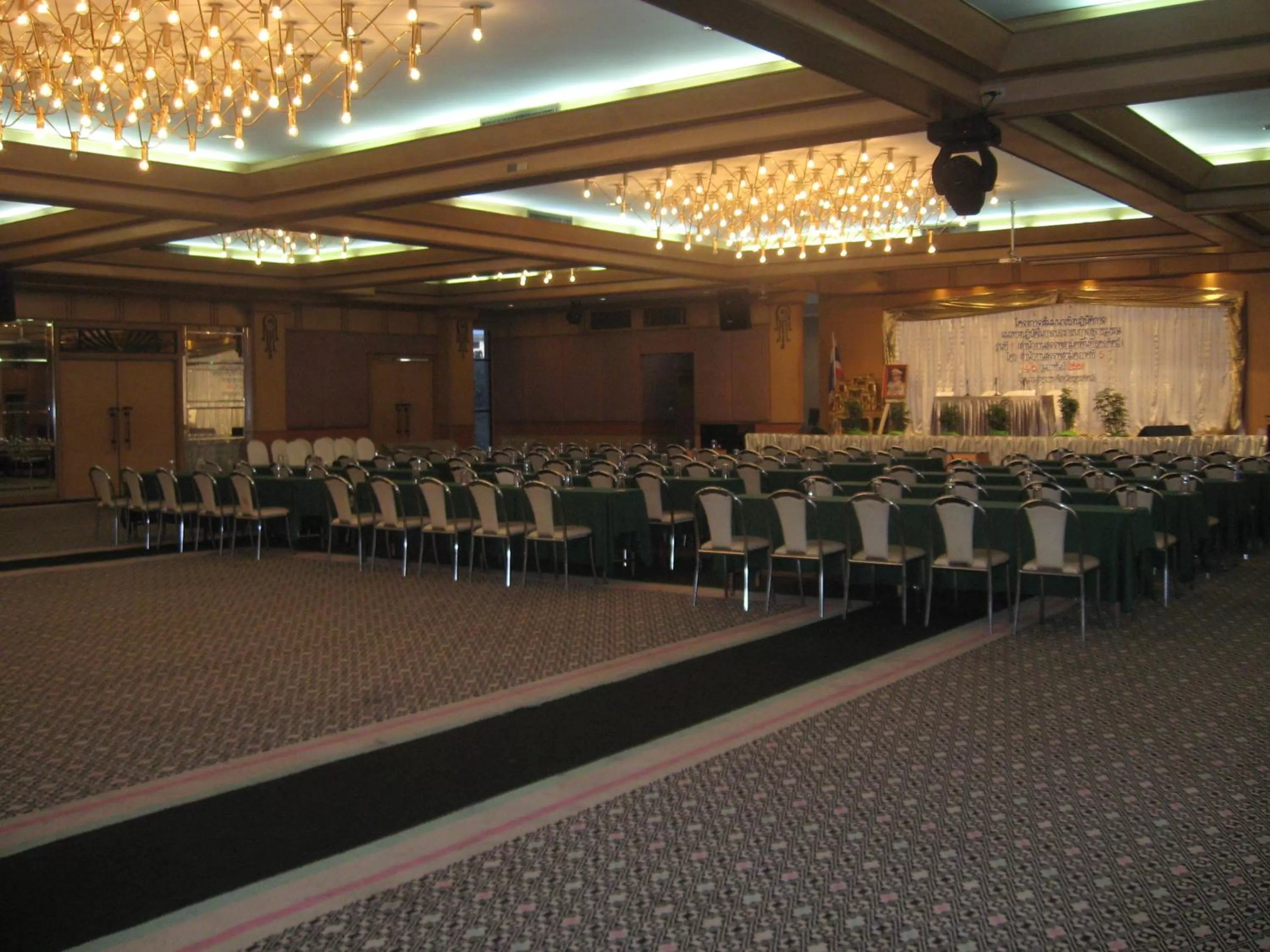 Area and facilities in Seeharaj Hotel