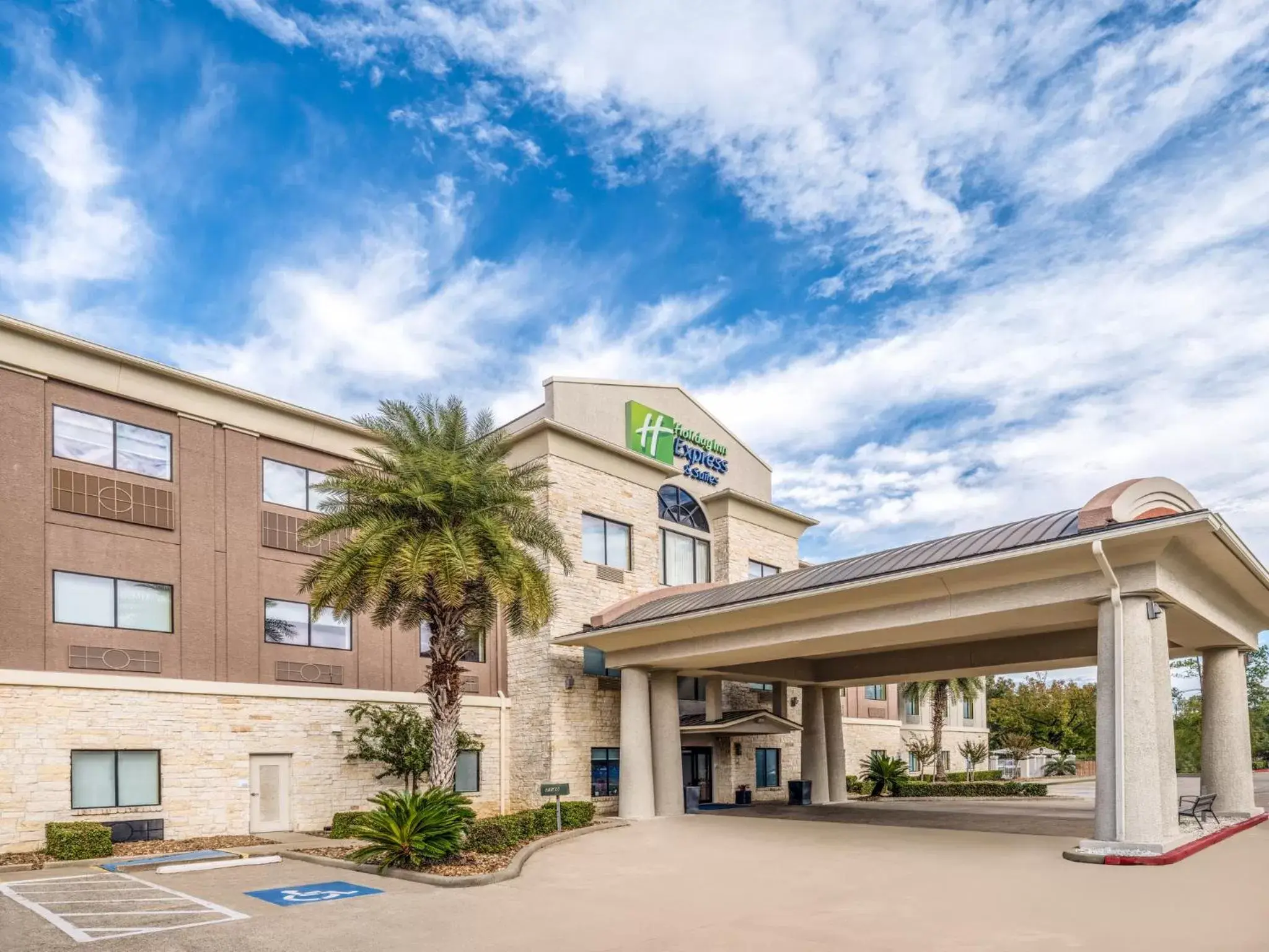 Property Building in Holiday Inn Express Hotel & Suites Beaumont Northwest, an IHG Hotel