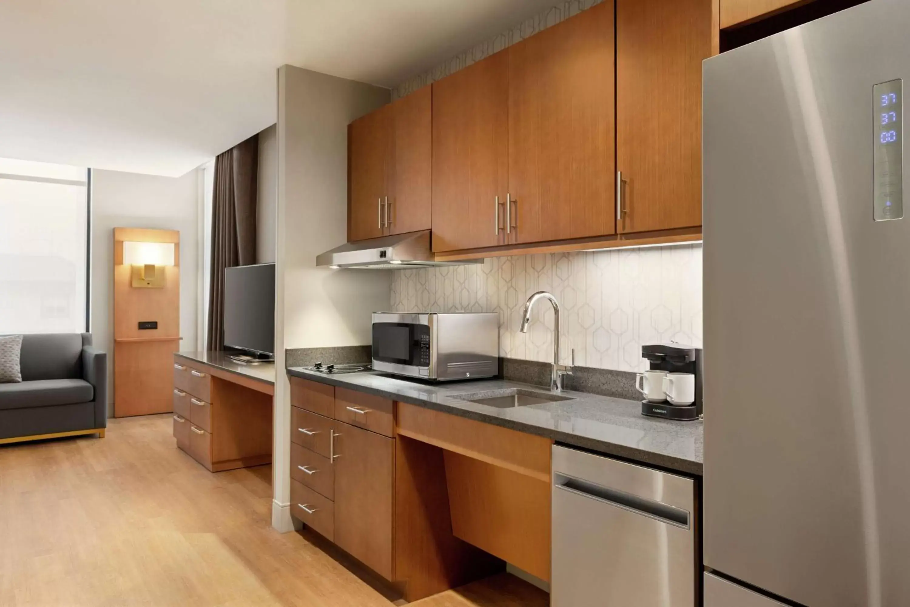 Bedroom, Kitchen/Kitchenette in Homewood Suites By Hilton Wilmington Downtown