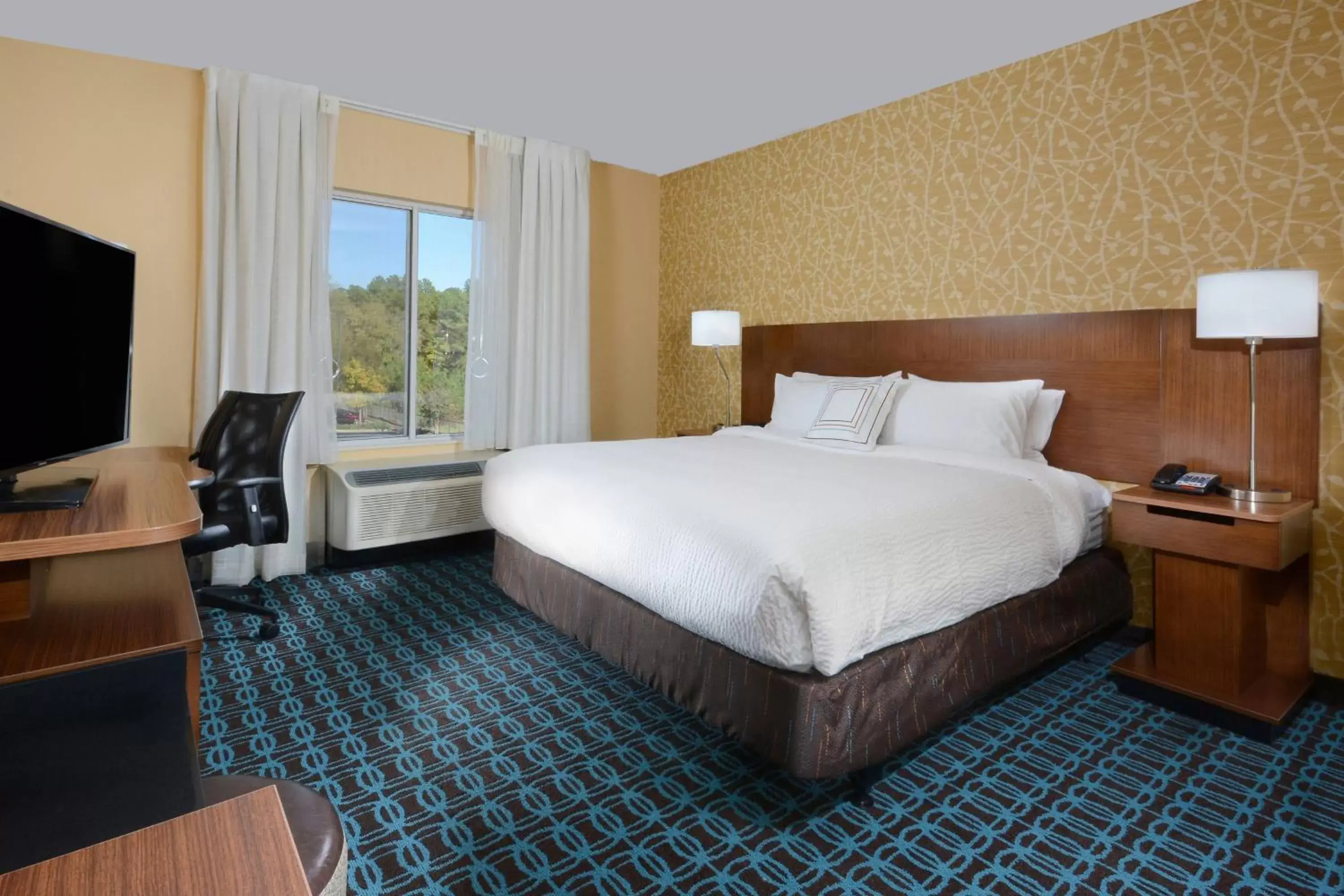 Bathroom, Bed in Fairfield Inn & Suites by Marriott Raleigh Capital Blvd./I-540