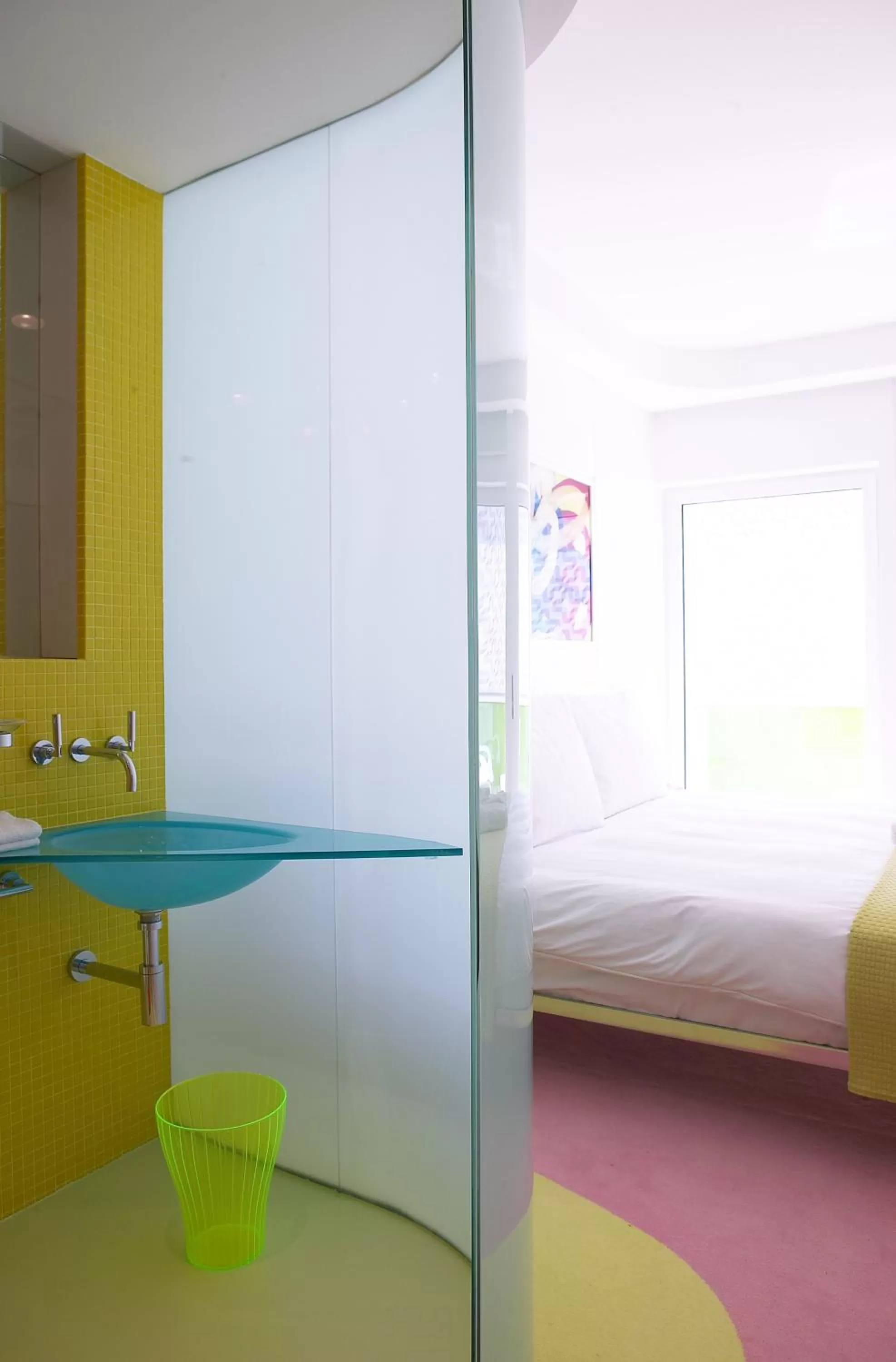 Photo of the whole room, Bed in Semiramis