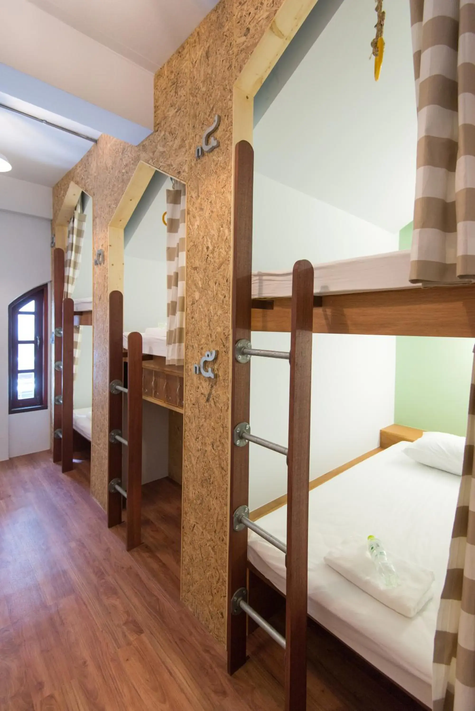 Bedroom, Bunk Bed in Barn & Bed Hostel