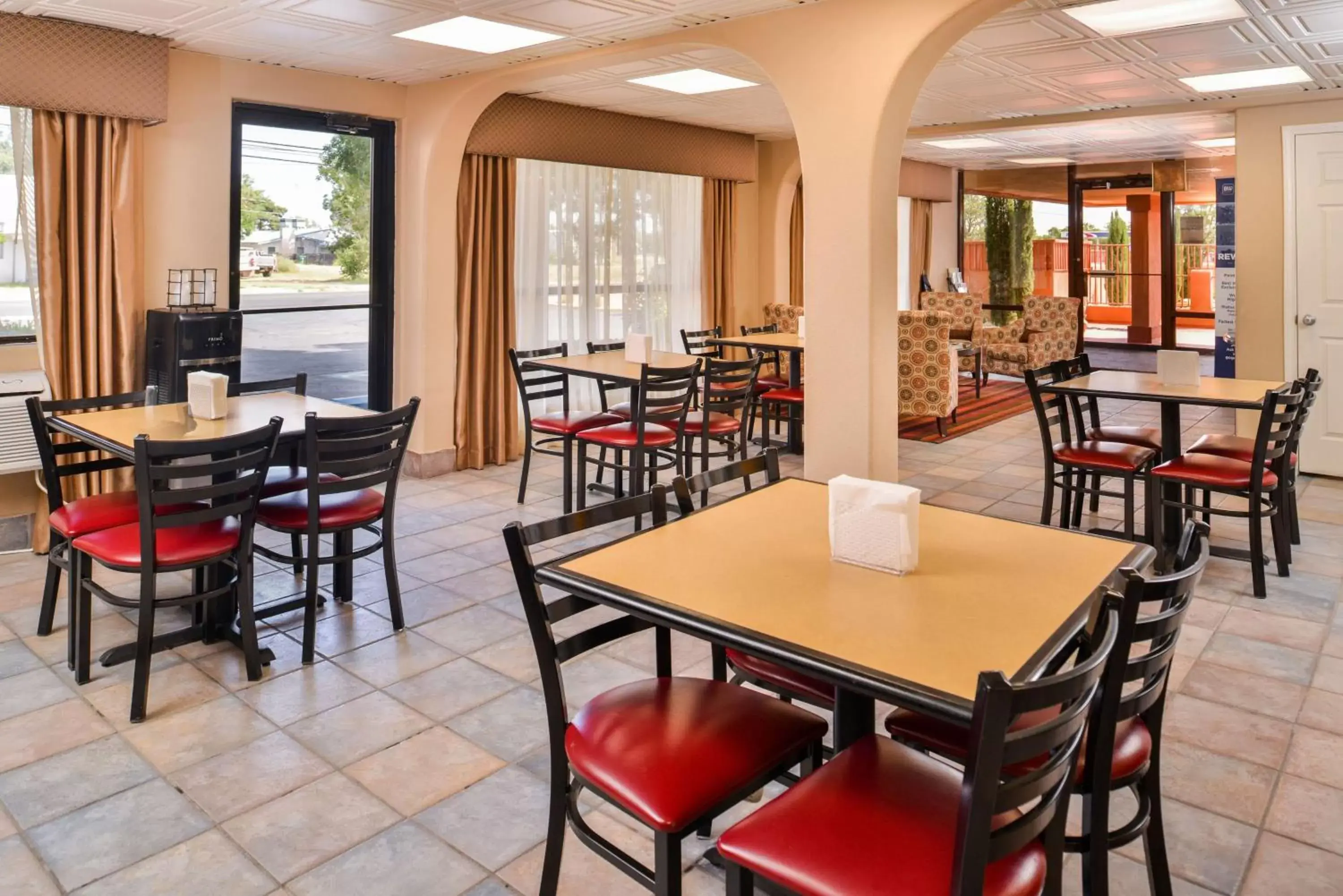 Restaurant/Places to Eat in Best Western Executive Inn