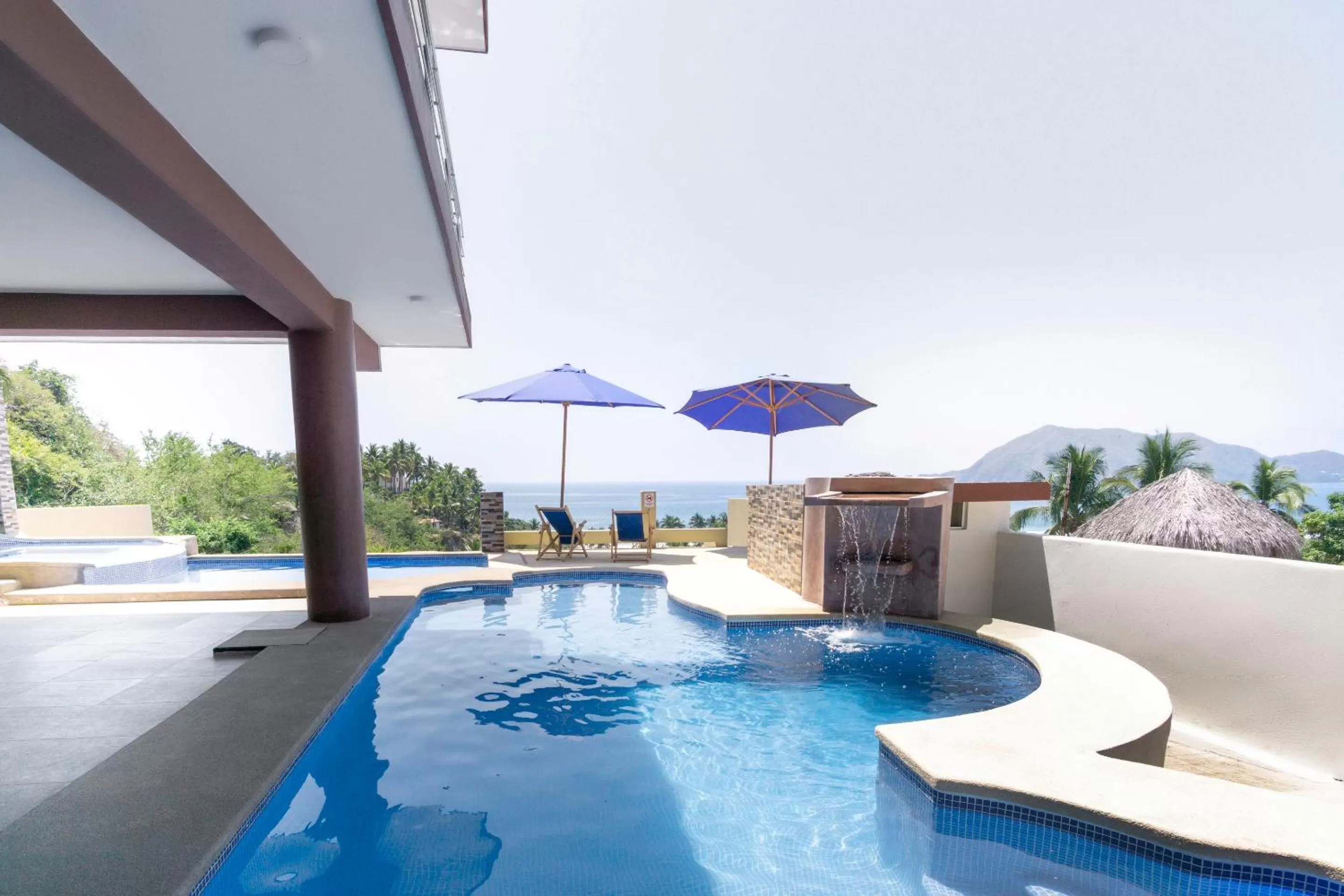 Swimming pool in Grand View Suites