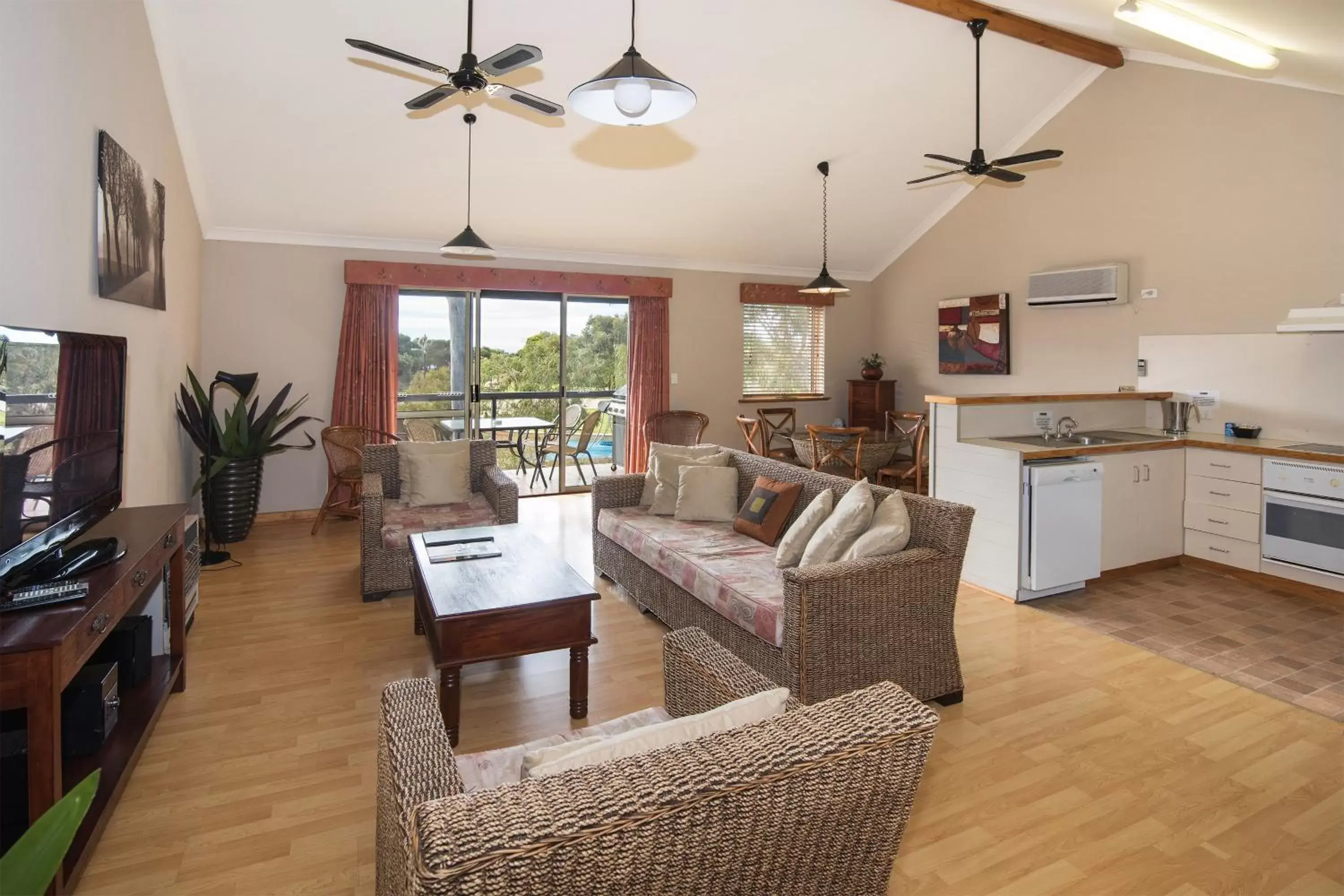 Three-Bedroom Villa - 2 Bathrooms in Bay Village Resort Dunsborough