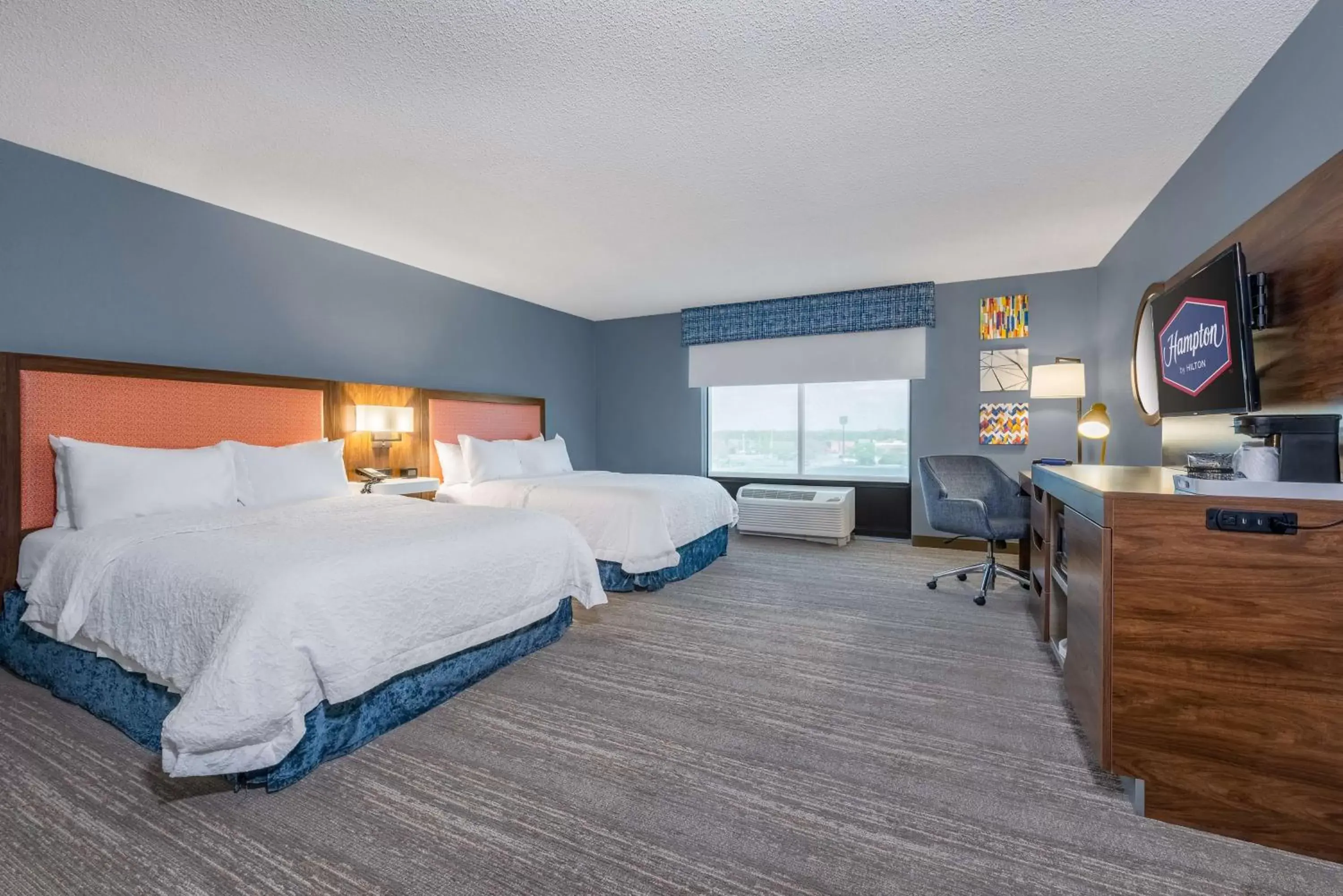 Bedroom in Hampton Inn & Suites Hopkinsville