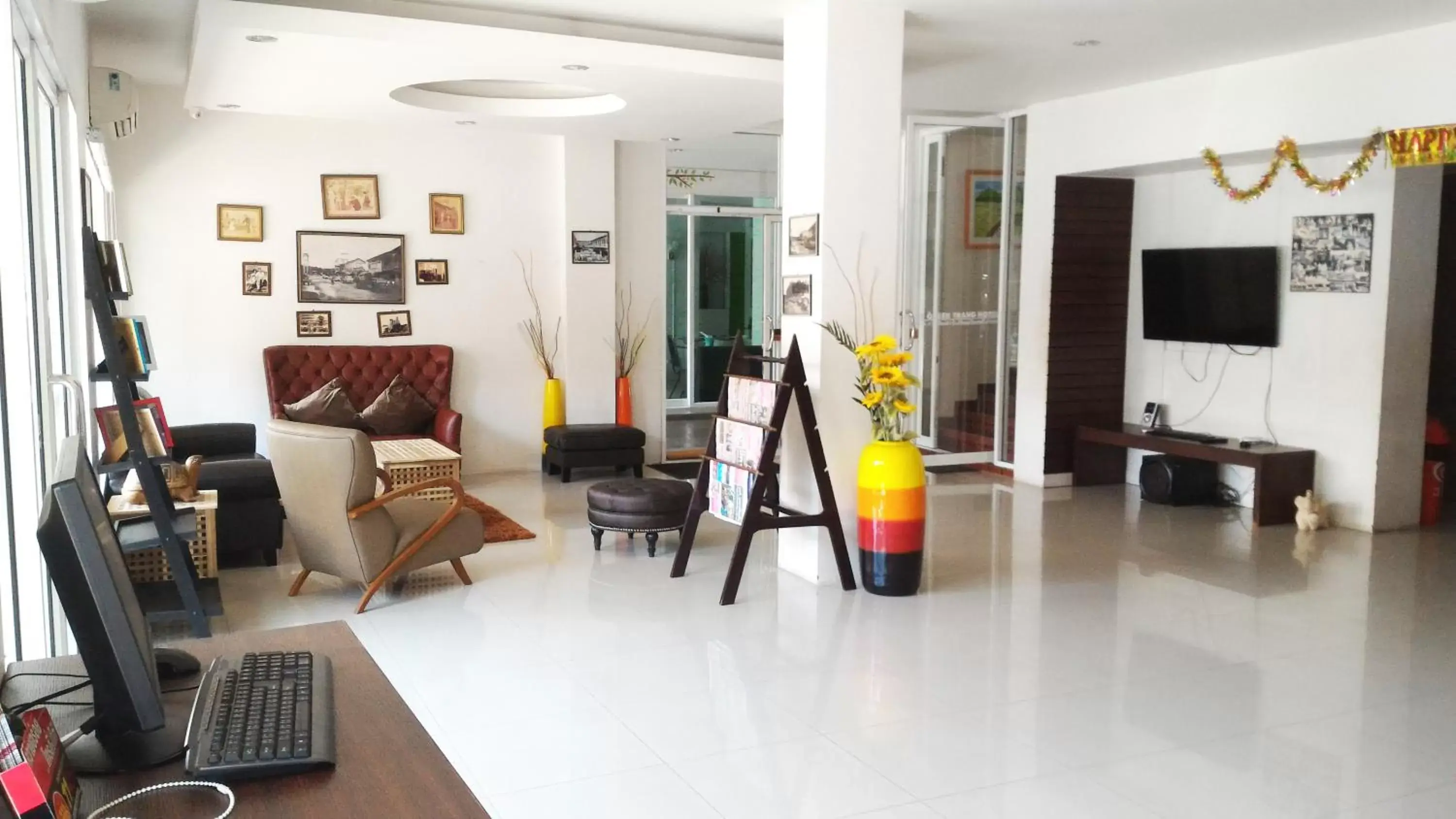 Lobby or reception, Seating Area in S2S Queen Trang Hotel