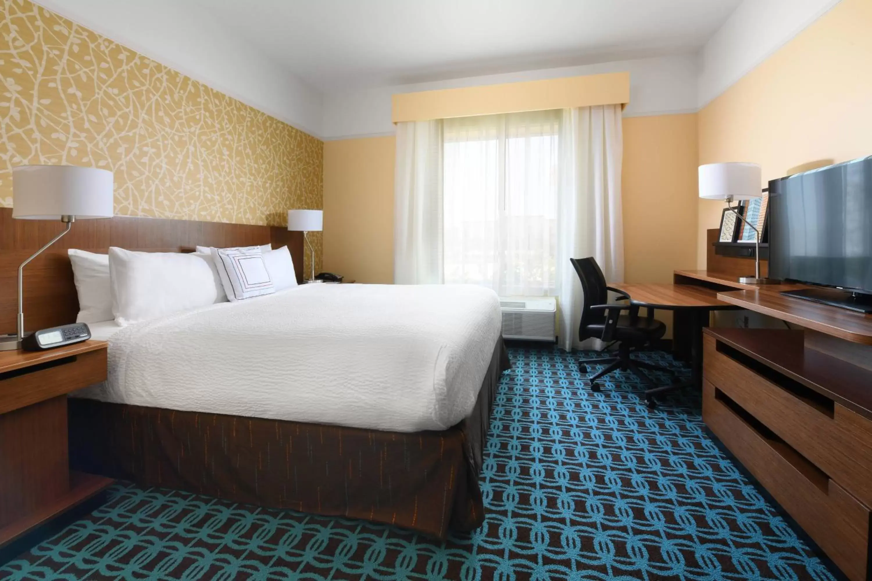 Photo of the whole room, Bed in Fairfield Inn & Suites by Marriott Fort Worth South/Burleson