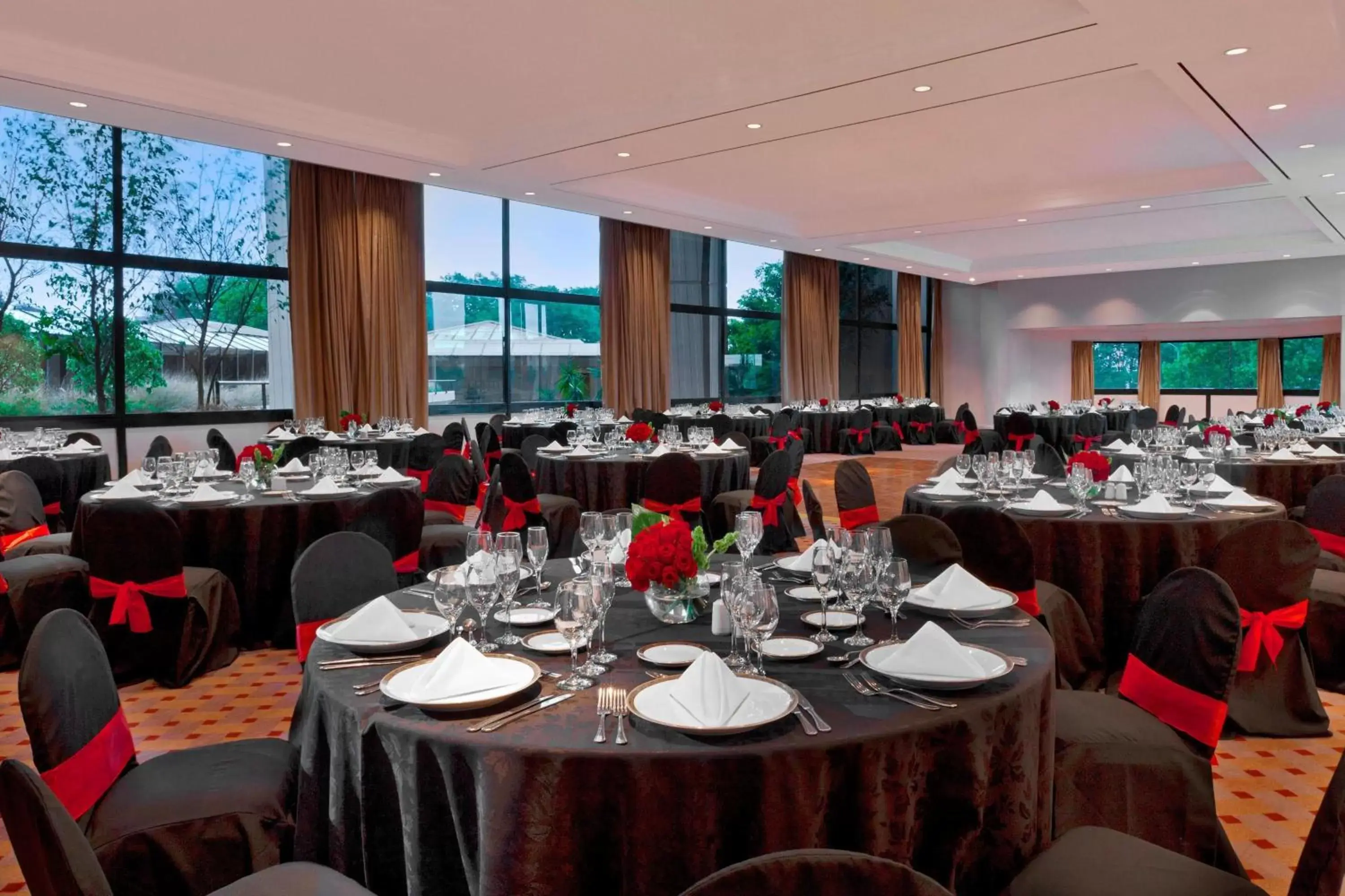 Meeting/conference room, Restaurant/Places to Eat in Sheraton Buenos Aires Hotel & Convention Center