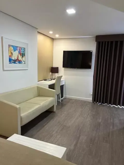 TV/Entertainment Center in Seculo Hotel