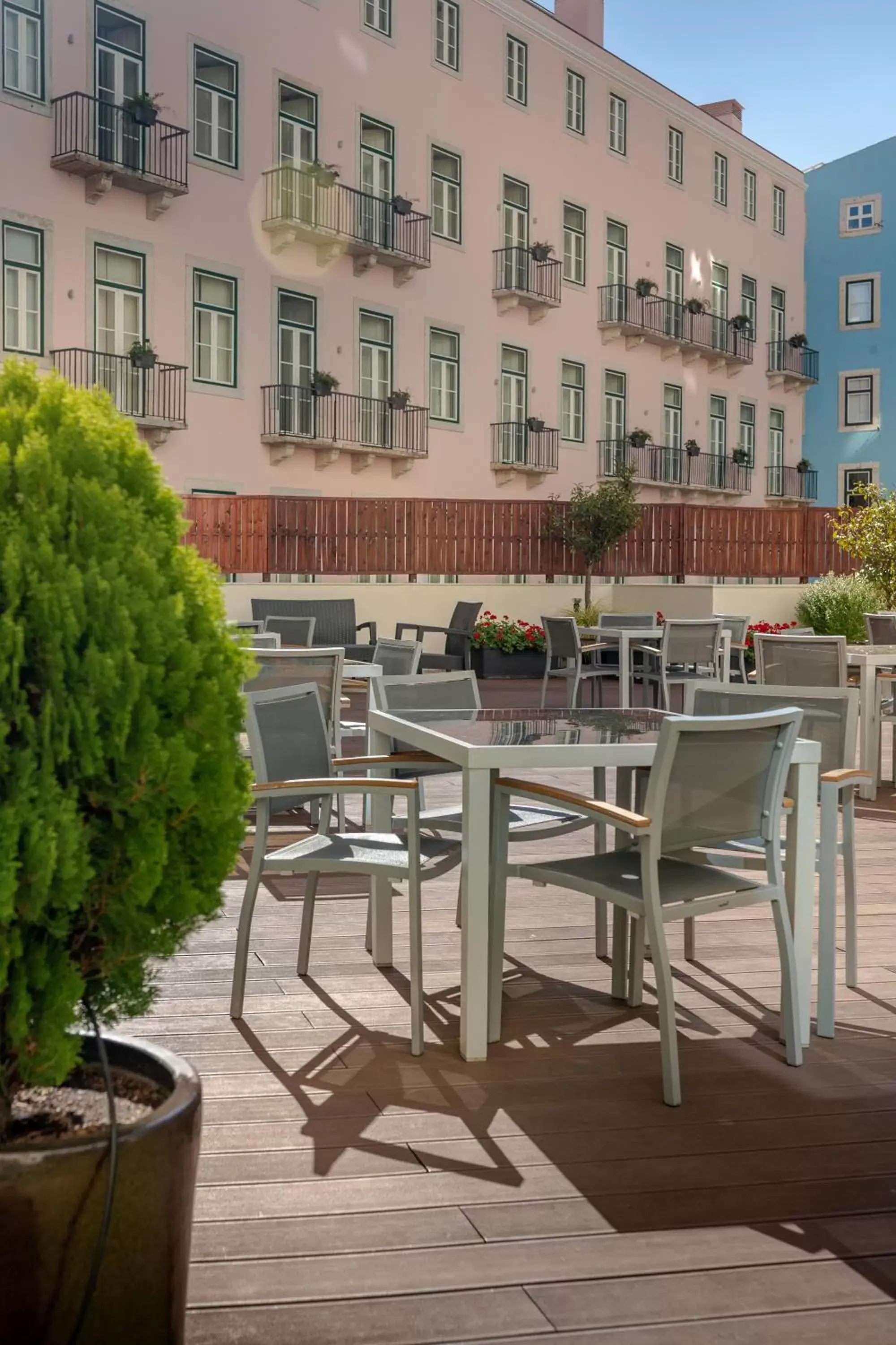 Patio, Property Building in Hotel Mundial