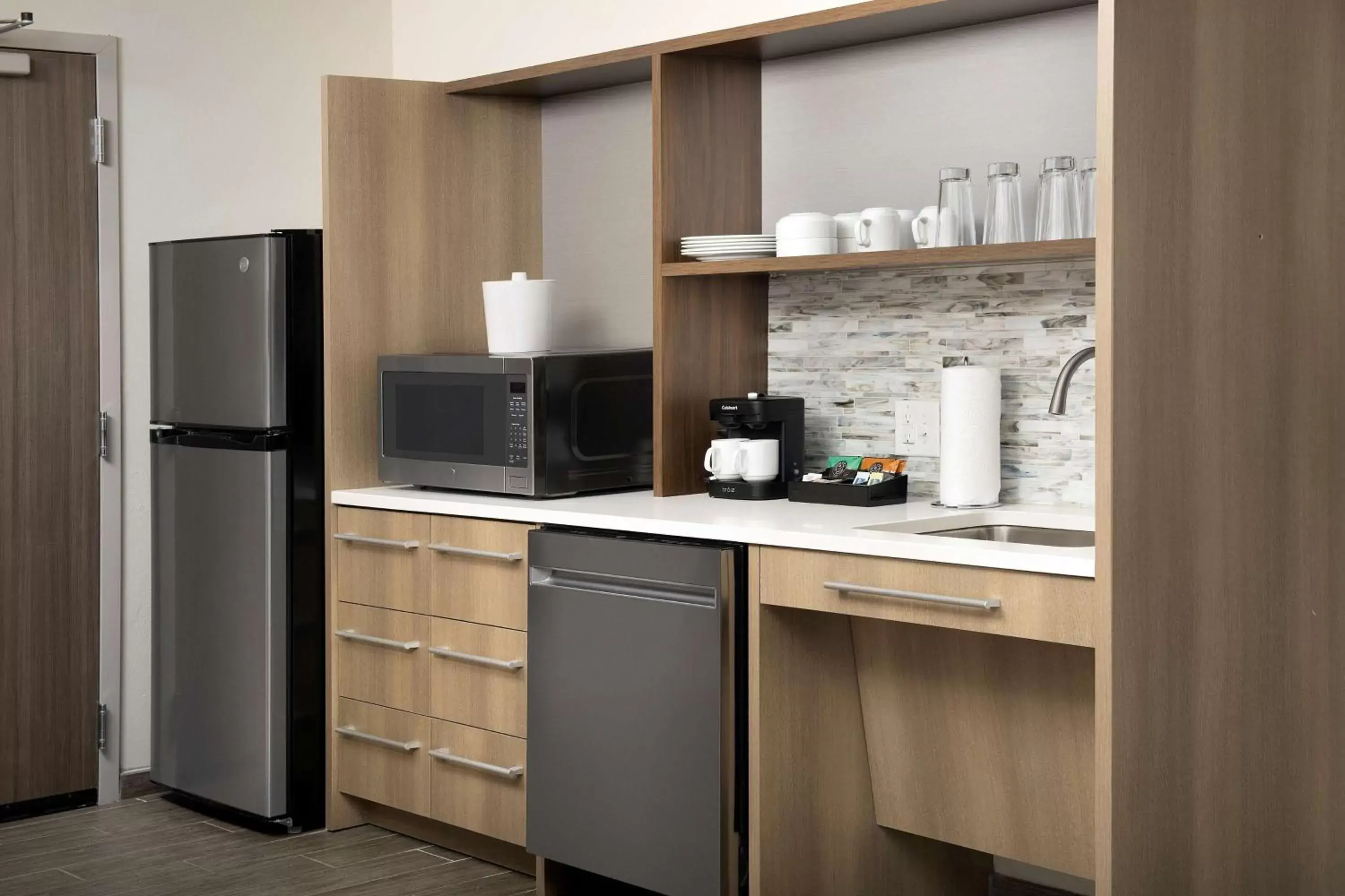 Kitchen or kitchenette, Kitchen/Kitchenette in Home2 Suites By Hilton Marysville