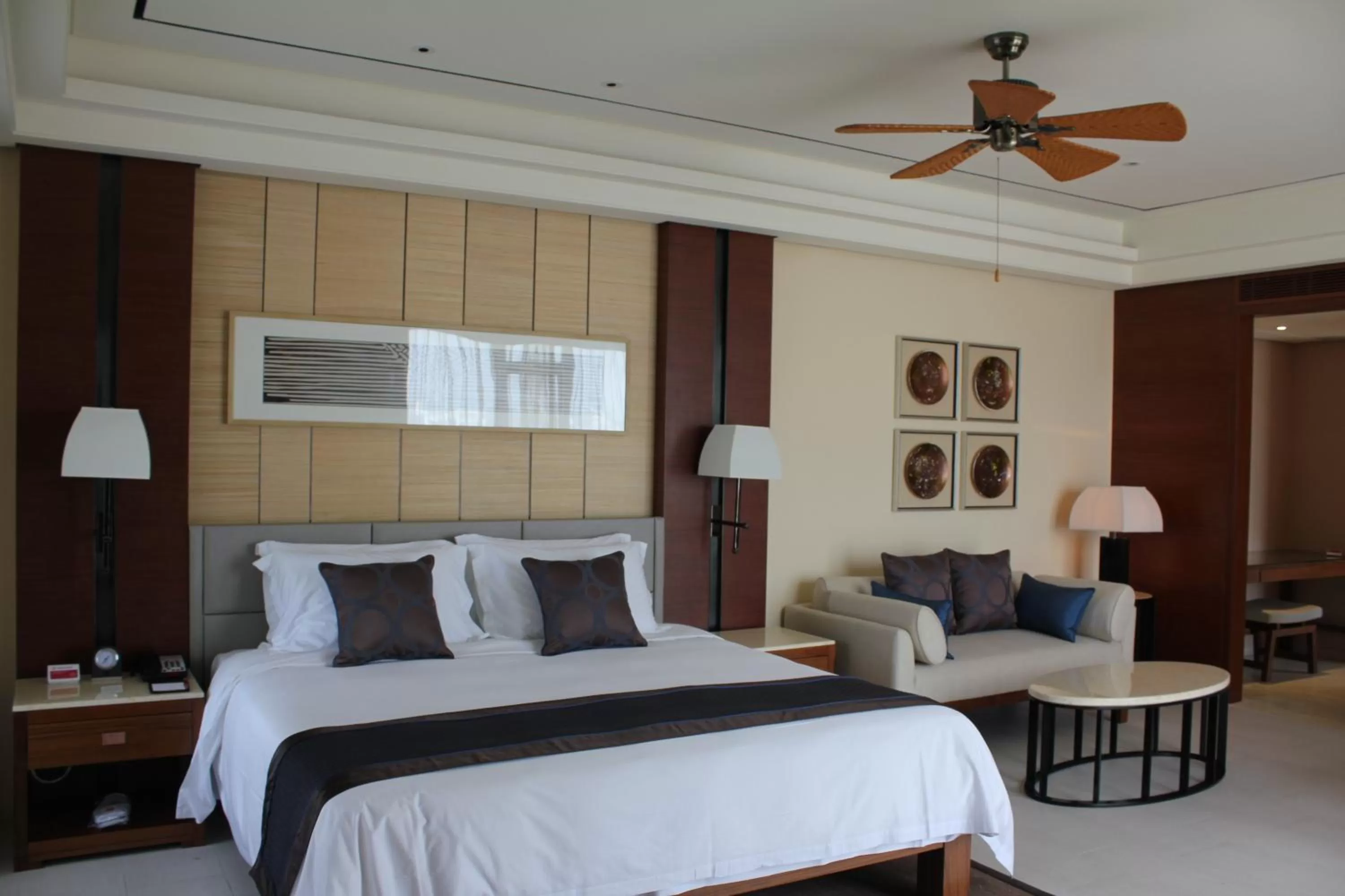 Photo of the whole room, Bed in Crowne Plaza Sanya City Center by IHG