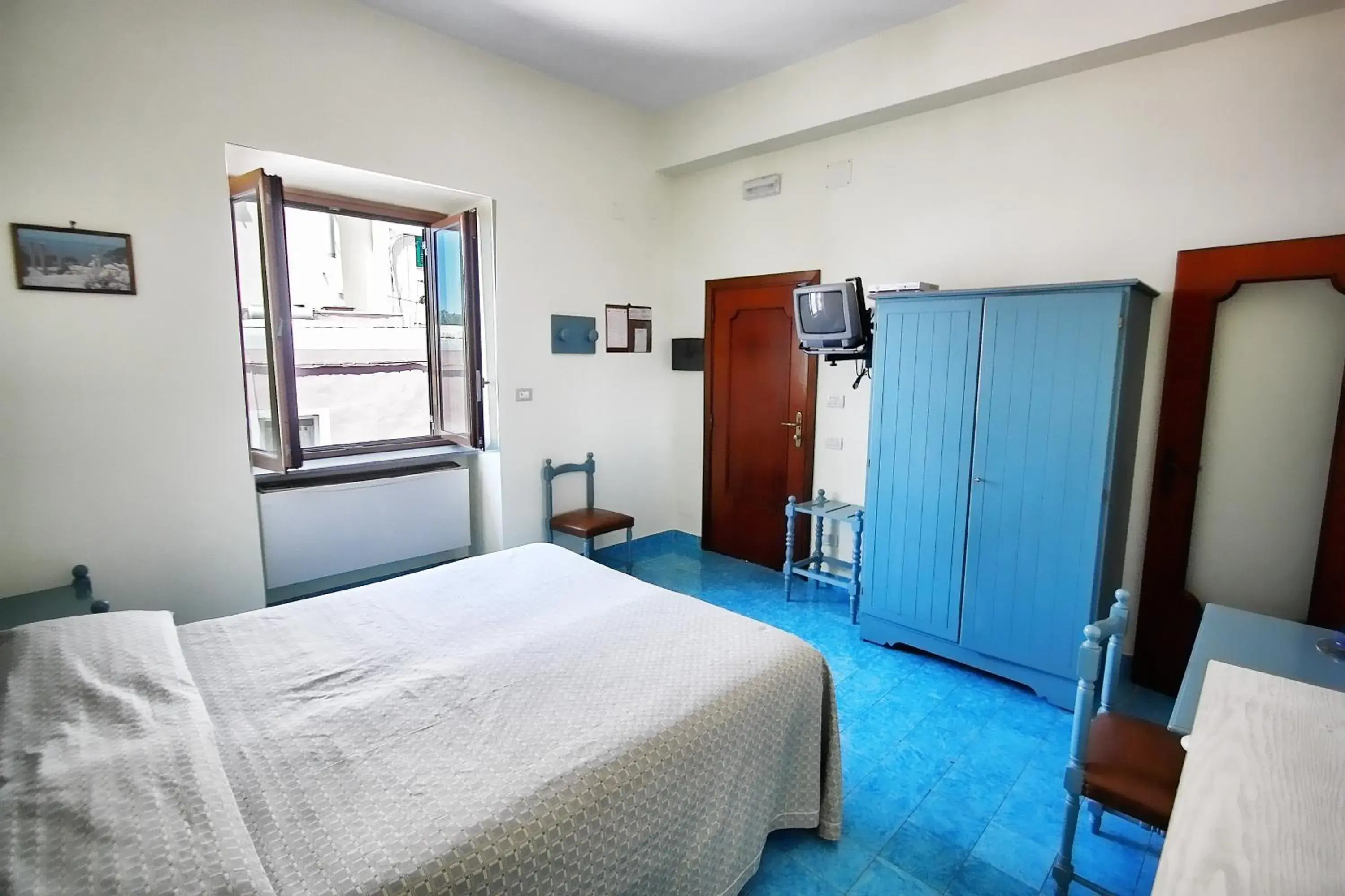 Bedroom in Hotel La Certosa