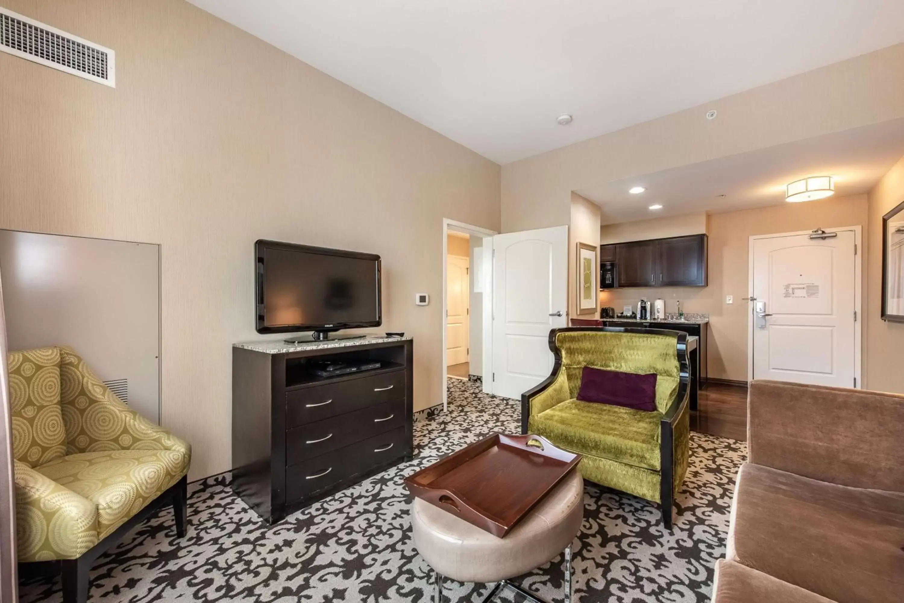 Living room, Seating Area in Homewood Suites by Hilton Oxnard/Camarillo