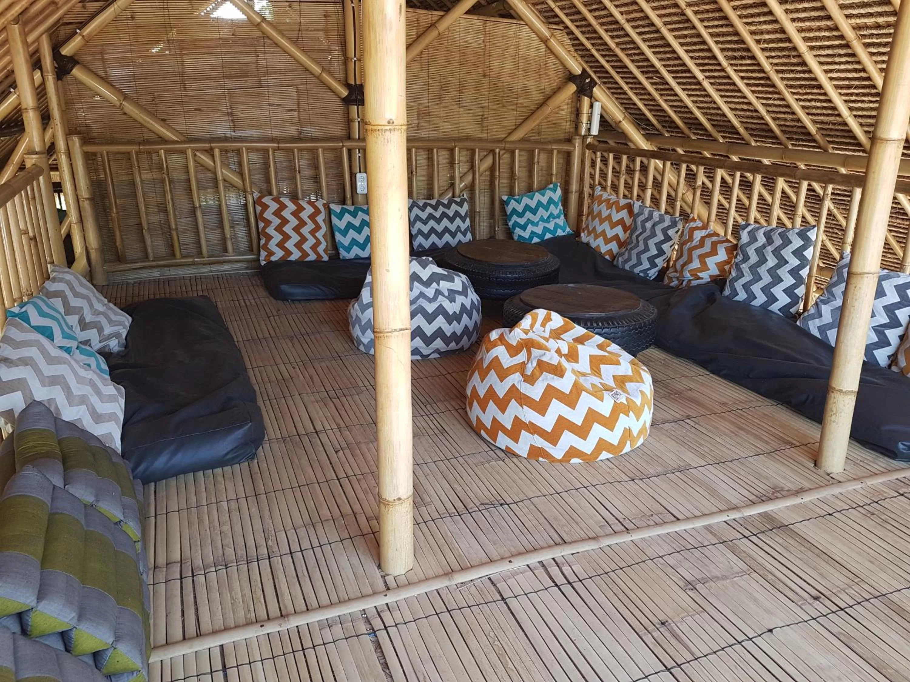 Communal lounge/ TV room in Captain Goodtimes