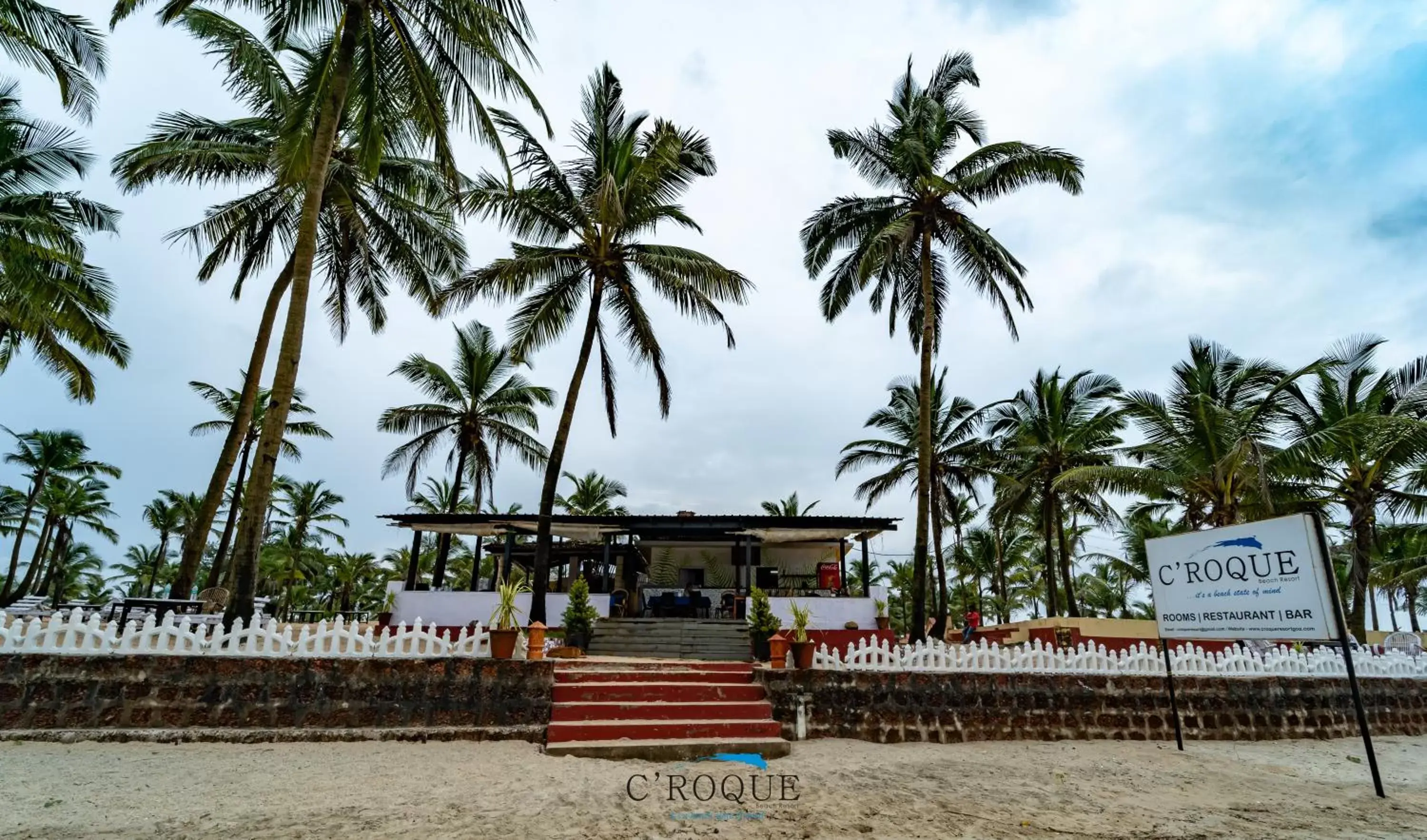 Restaurant/places to eat, Beach in C Roque Beach Resort