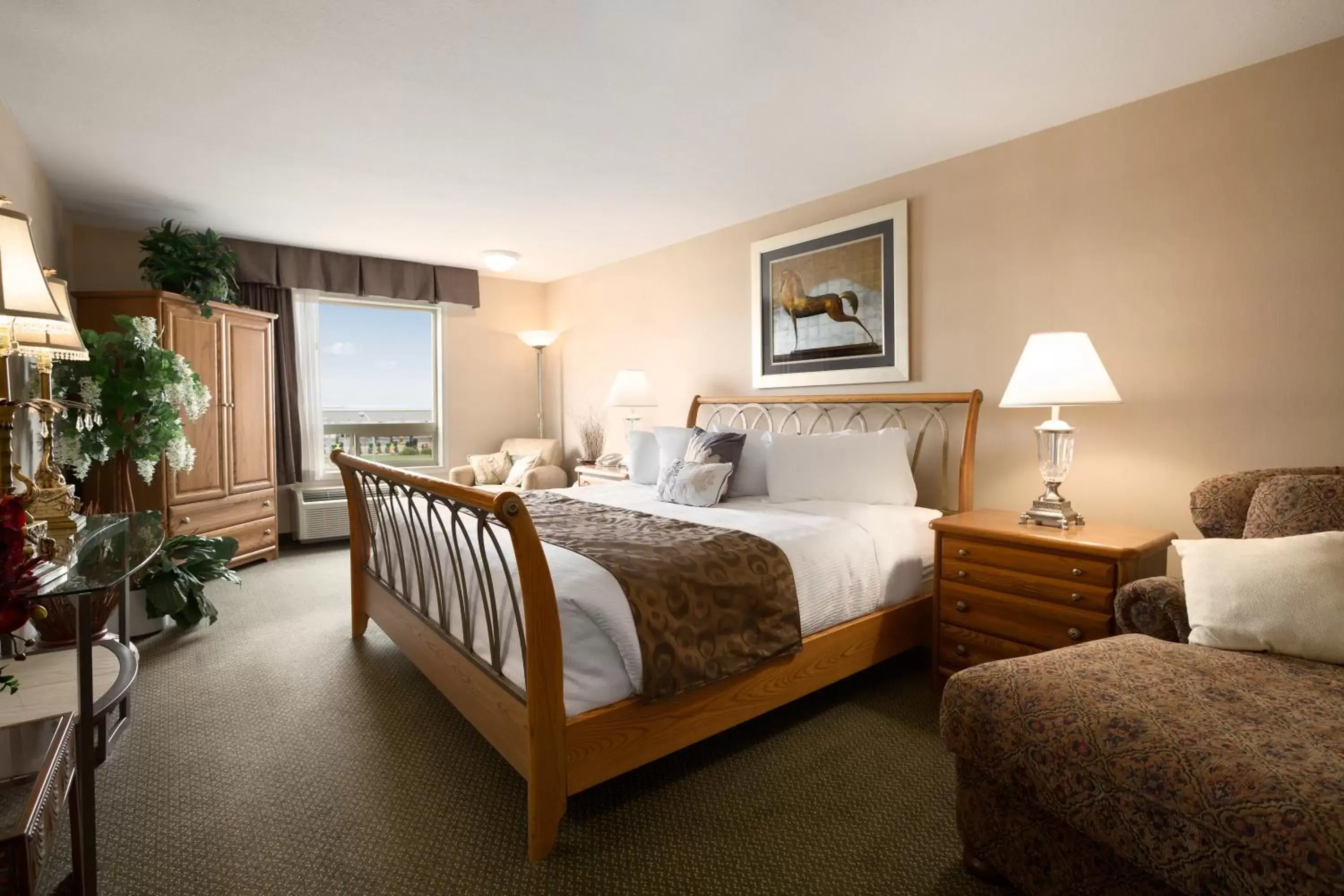 Bedroom, Bed in Ramada by Wyndham Clairmont/Grande Prairie