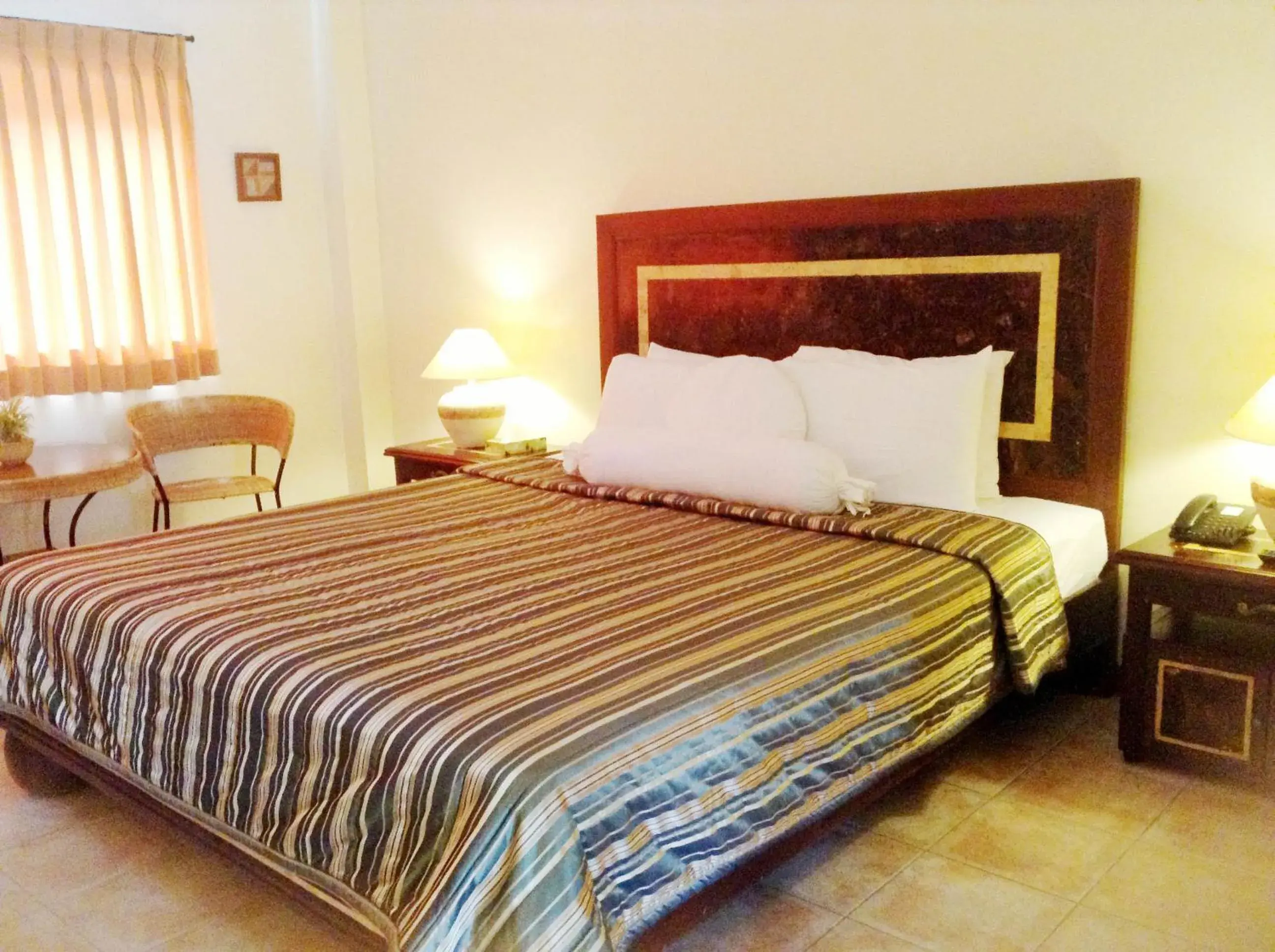 Guests, Bed in Citystate Asturias Hotel