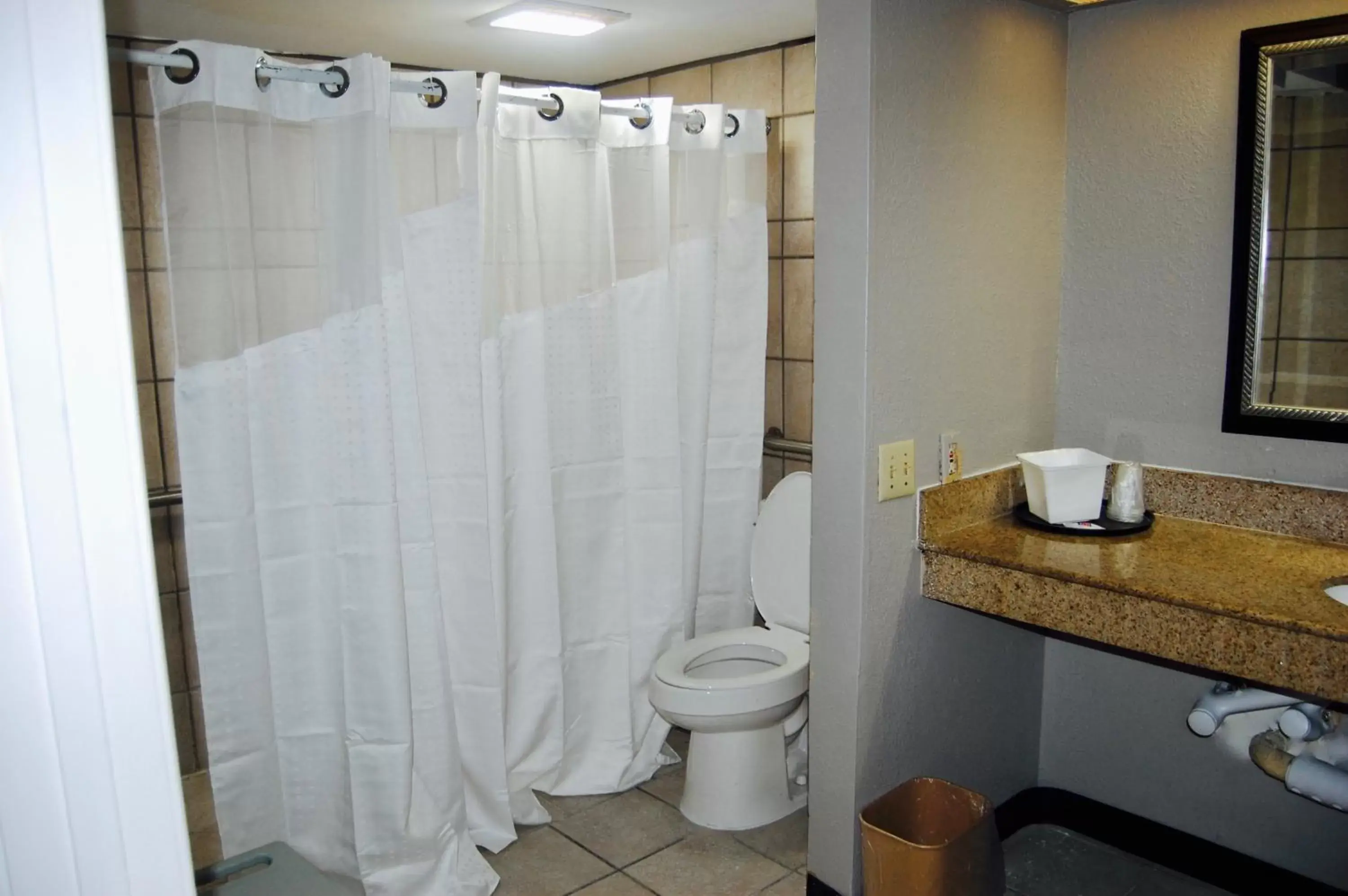 Bathroom in Motel 6-Tupelo, MS - Downtown