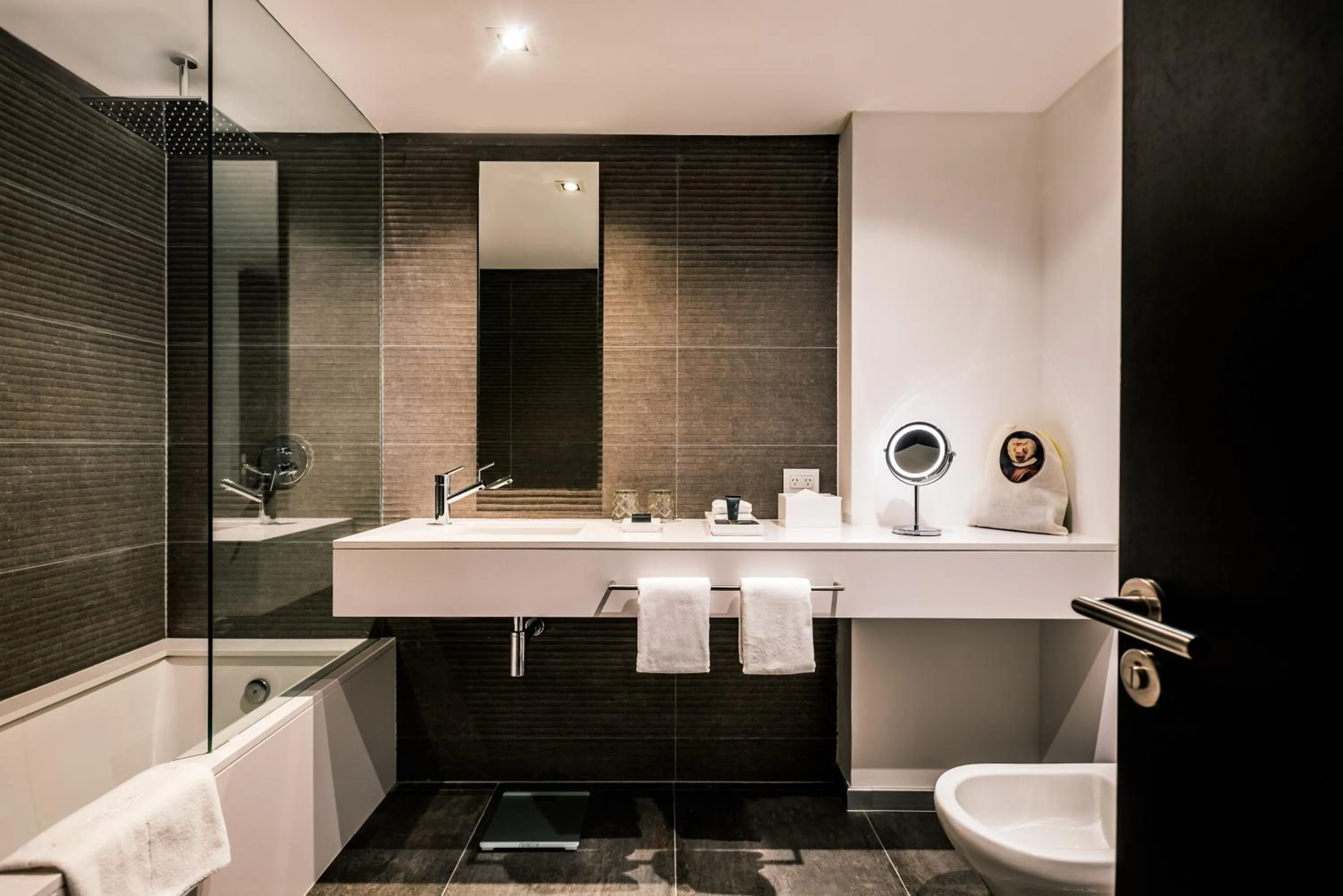 Toilet in SLS Buenos Aires Puerto Madero