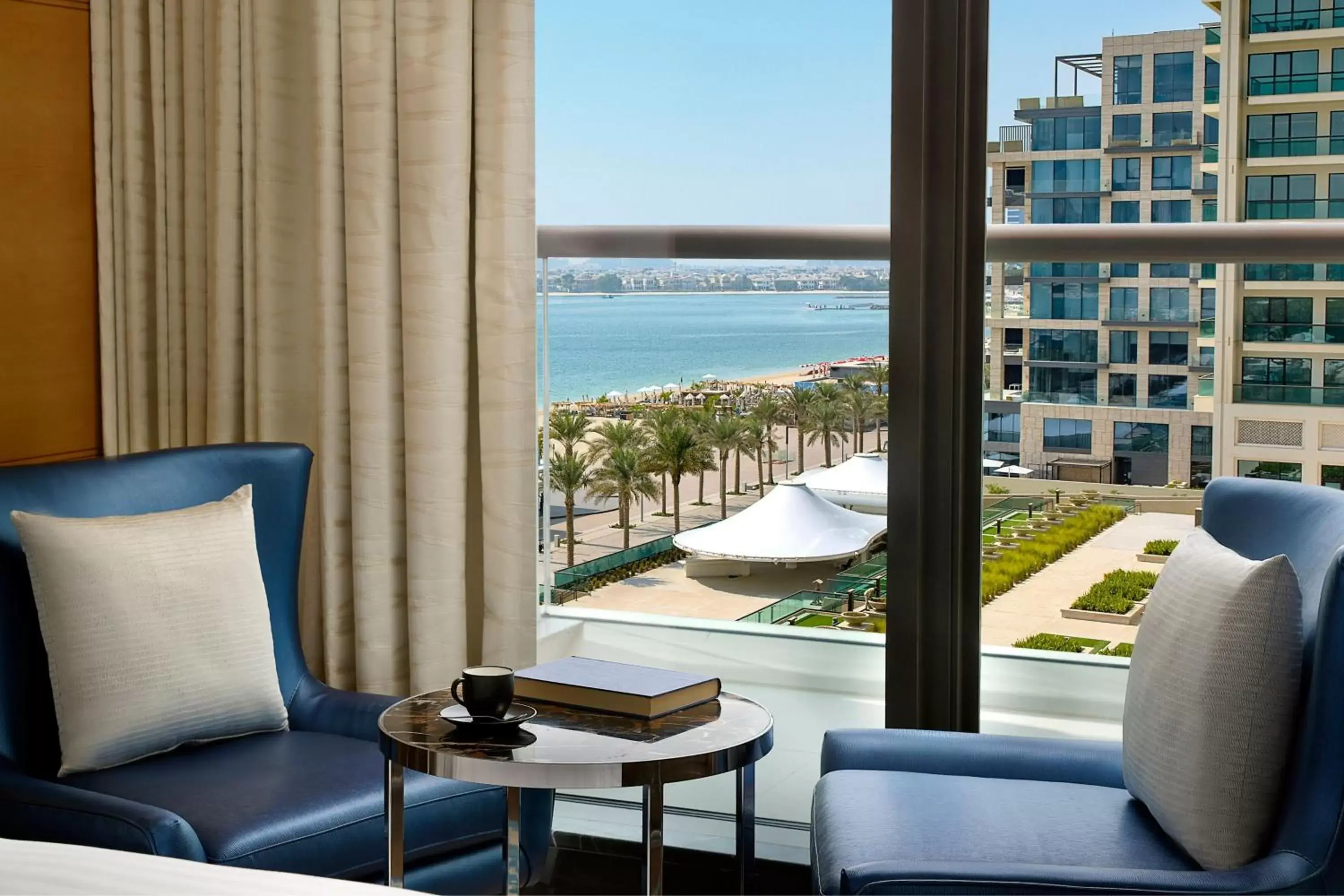 Photo of the whole room, Seating Area in Marriott Resort Palm Jumeirah, Dubai