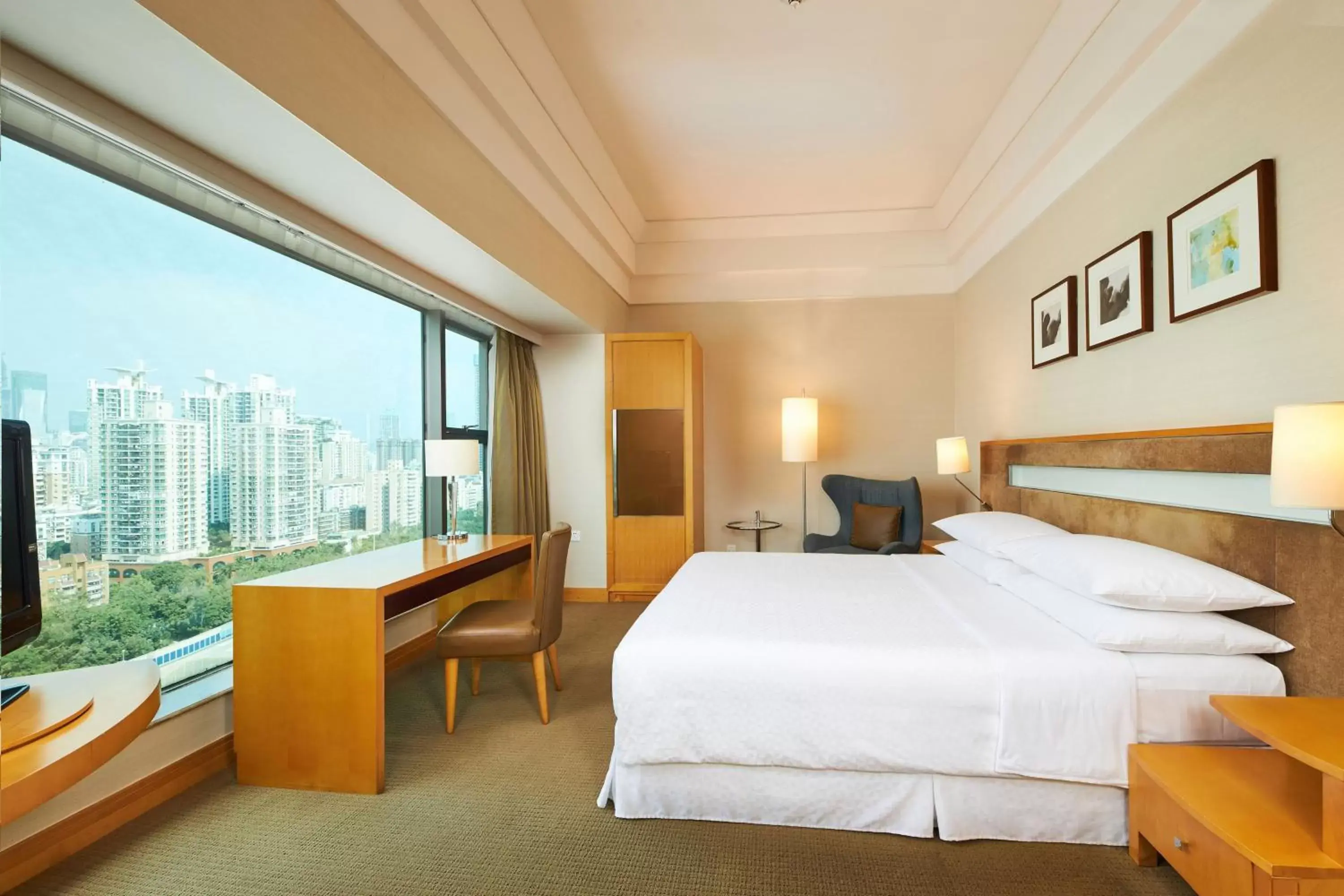 Photo of the whole room in Four Points by Sheraton Shenzhen