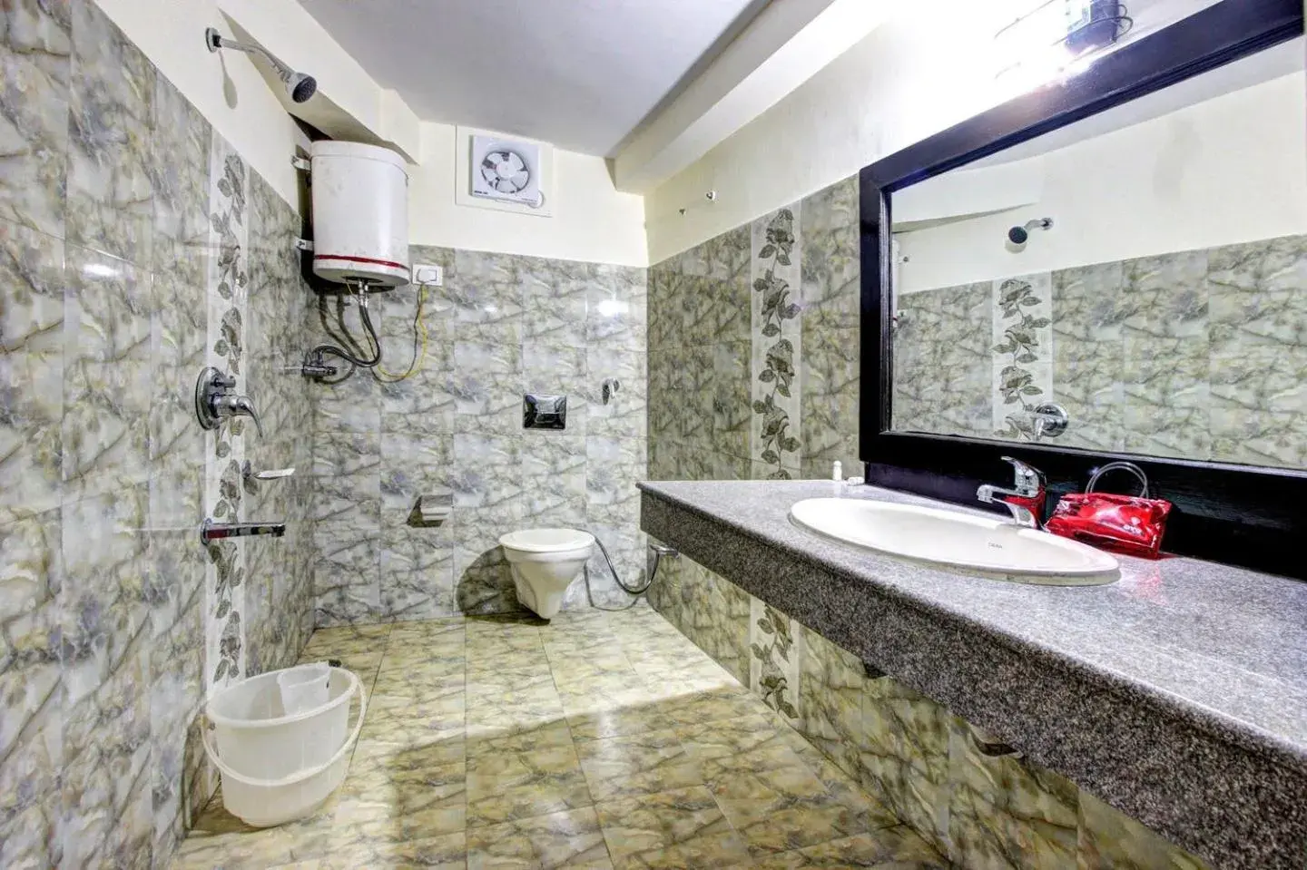 Toilet, Bathroom in Hotel Mountain Top