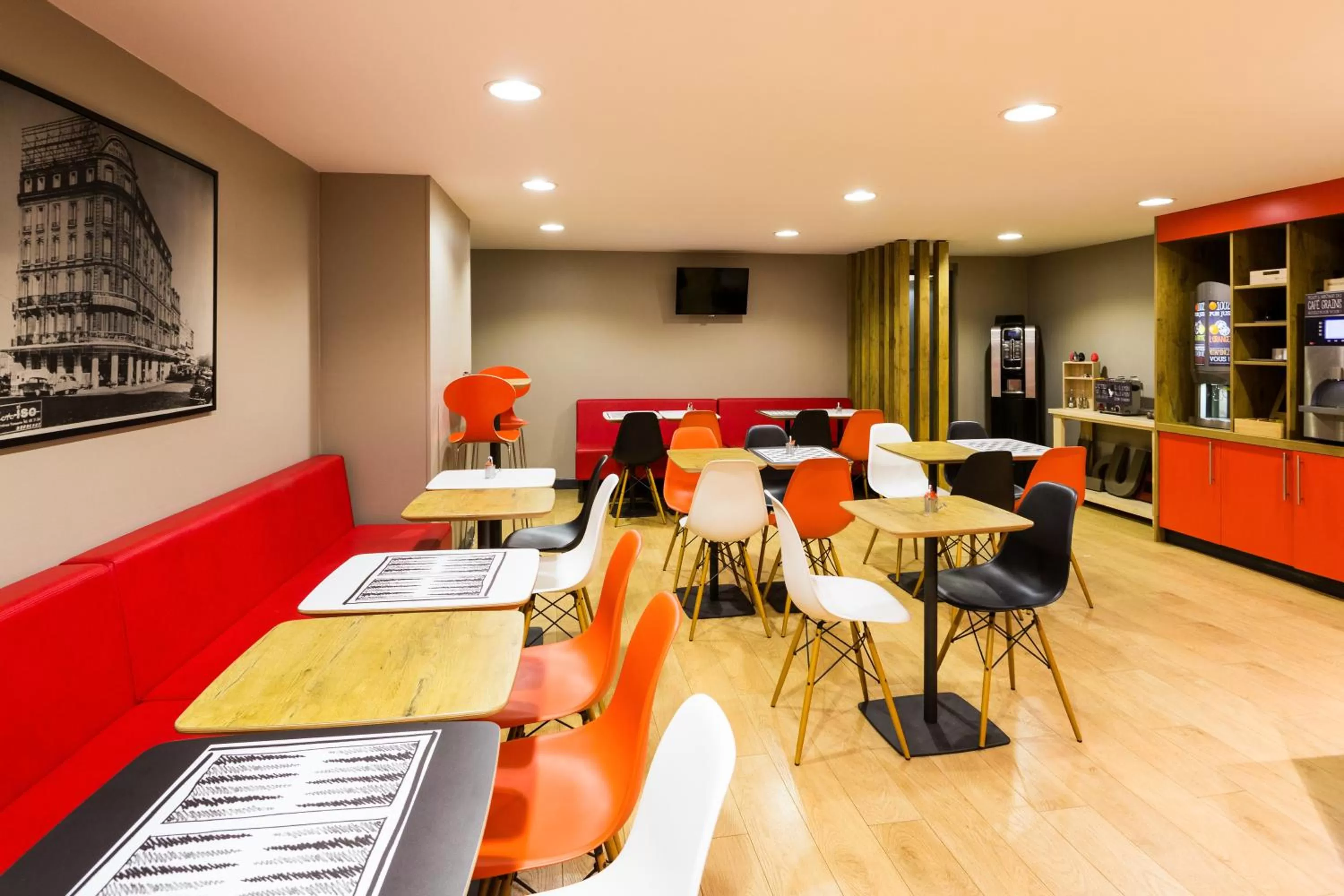 Restaurant/places to eat in ibis Bordeaux Centre Gare Saint Jean Euratlantique