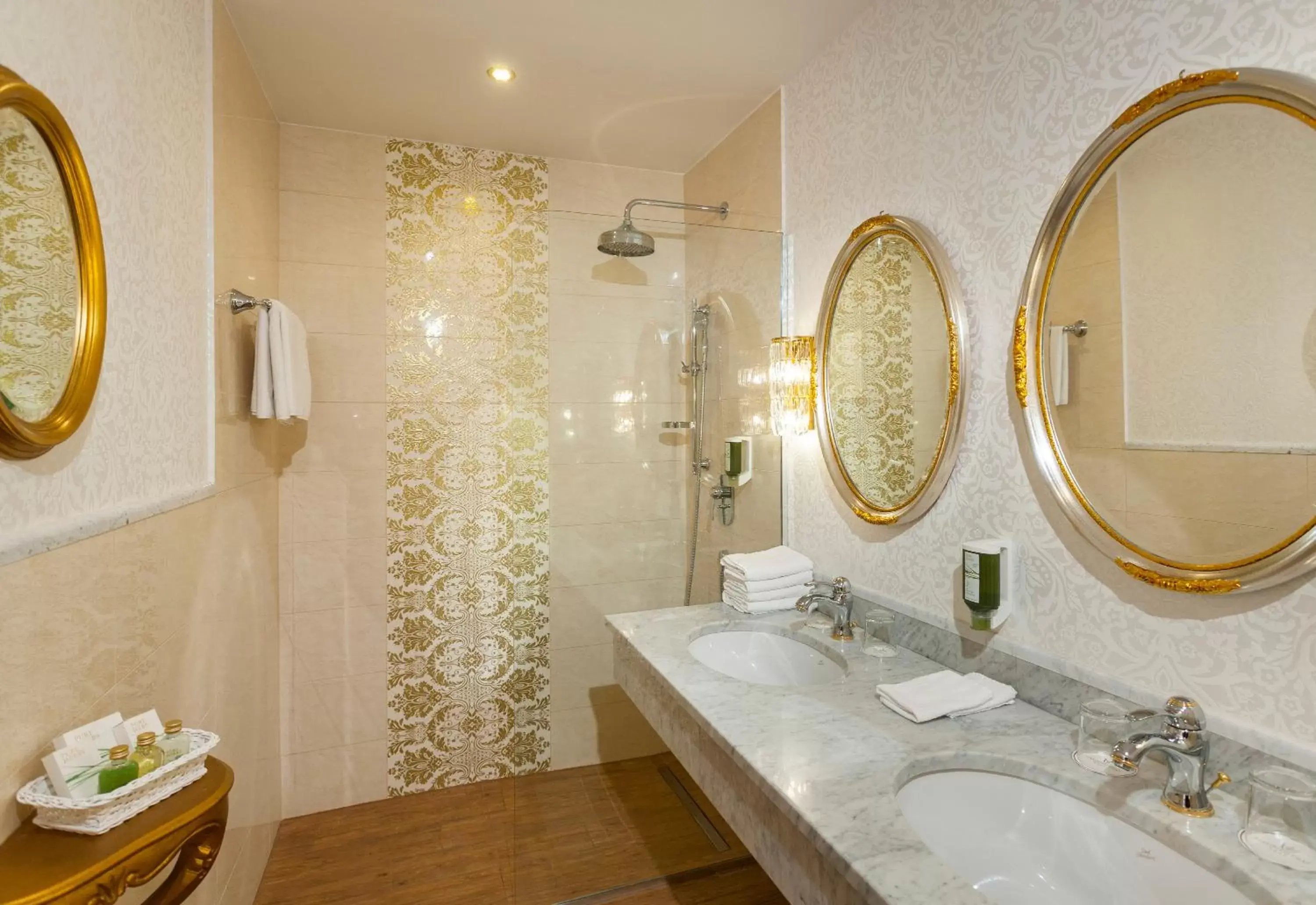 Bathroom in Parkhotel Graz - Traditional Luxury