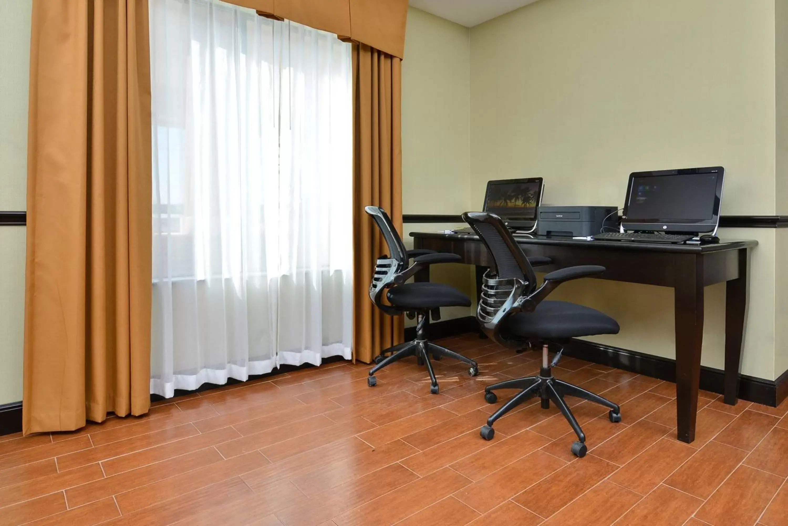 Other, Business Area/Conference Room in Holiday Inn Express Alva, an IHG Hotel