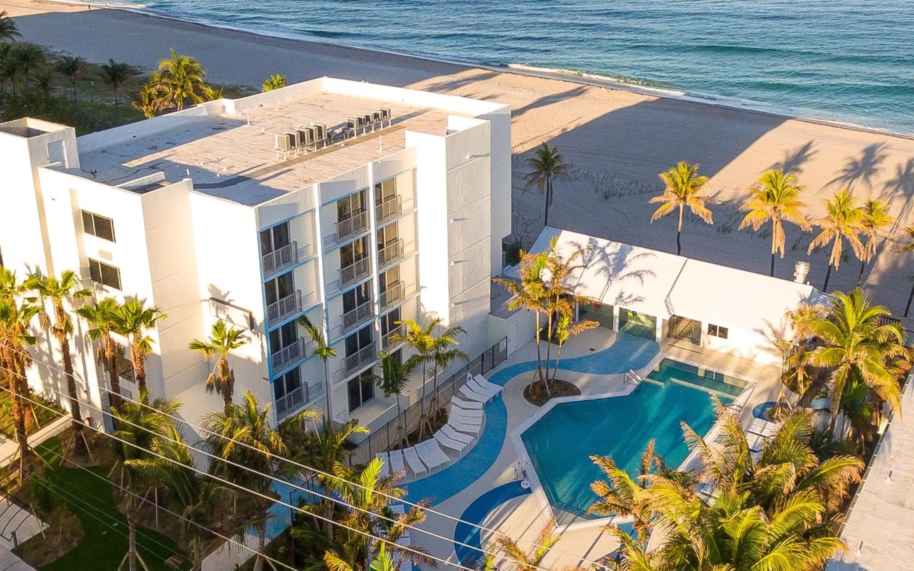 Bird's eye view, Bird's-eye View in Plunge Beach Resort