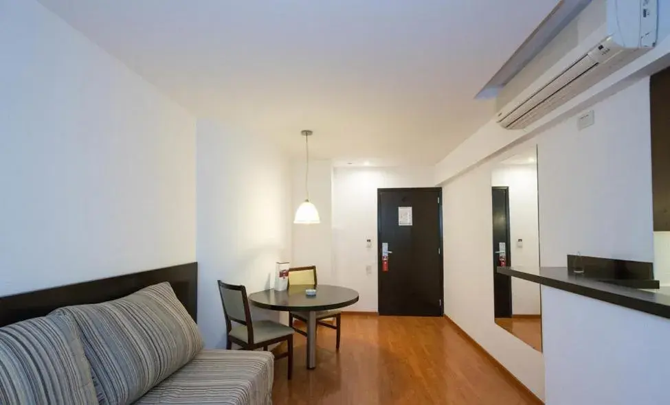 Seating Area in Urquiza Apart Hotel & Suites