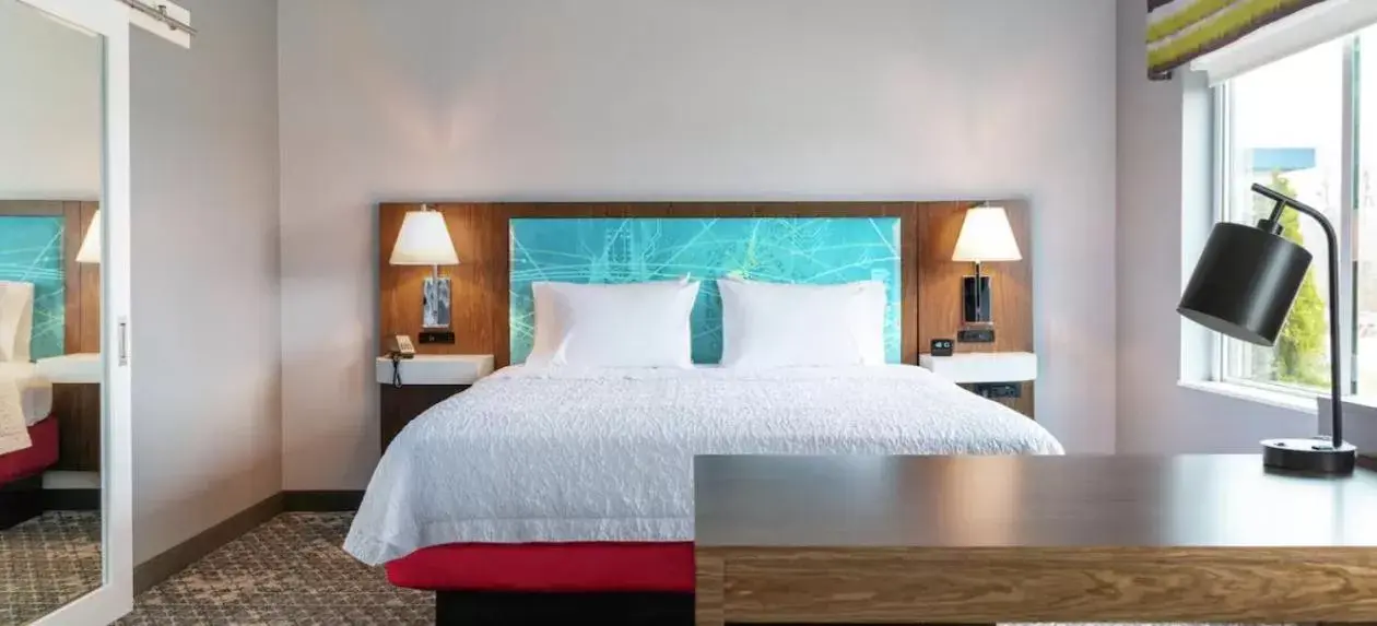 Bed in Hampton Inn & Suites Dalhart