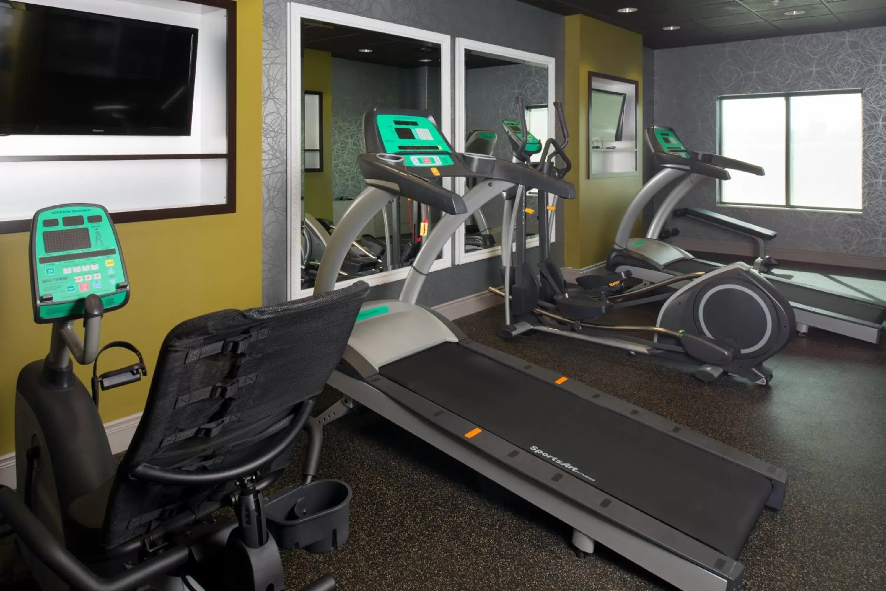 Fitness centre/facilities, Fitness Center/Facilities in Holiday Inn Express & Suites Kansas City Airport, an IHG Hotel