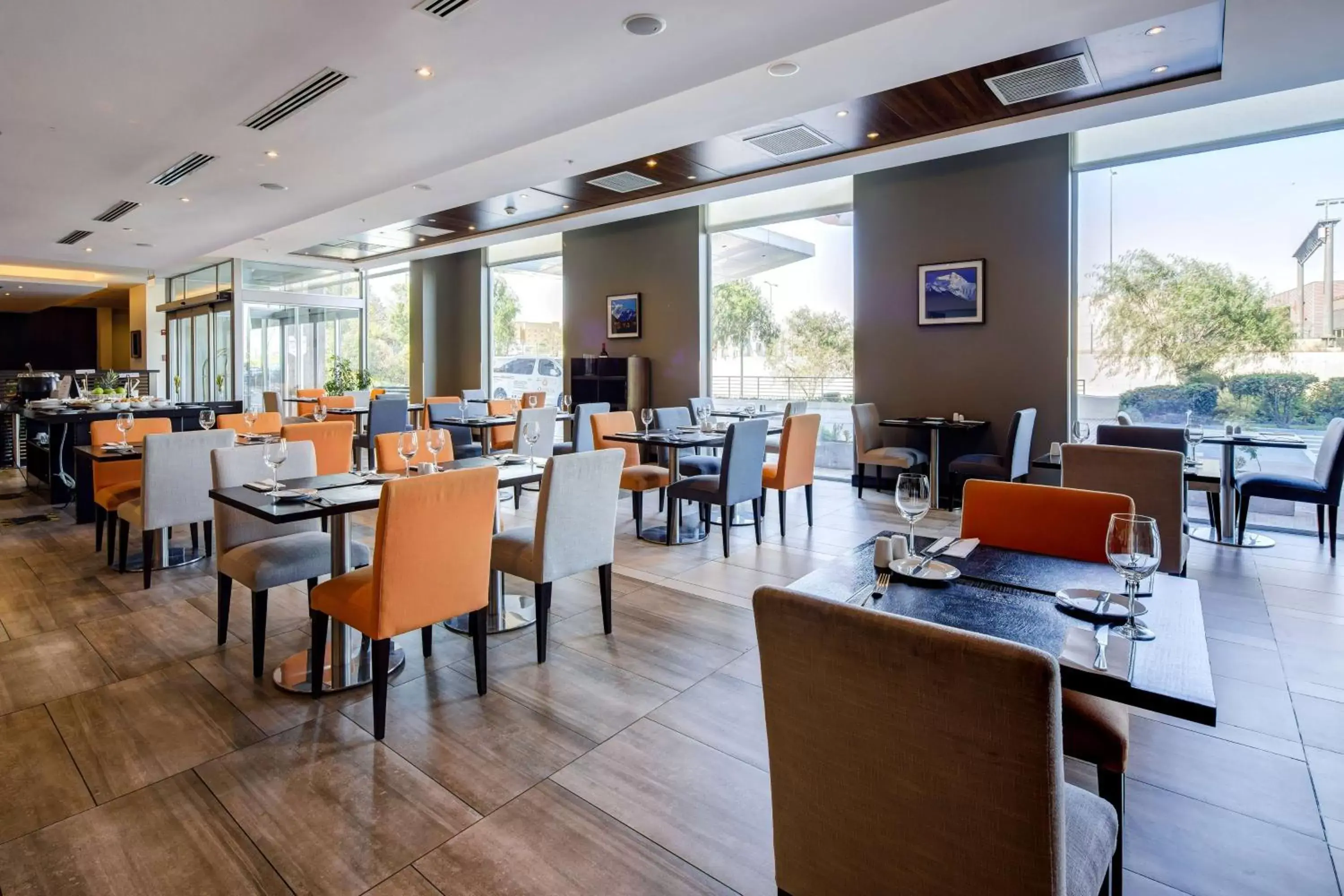 Restaurant/Places to Eat in La Quinta by Wyndham Santiago Aeropuerto
