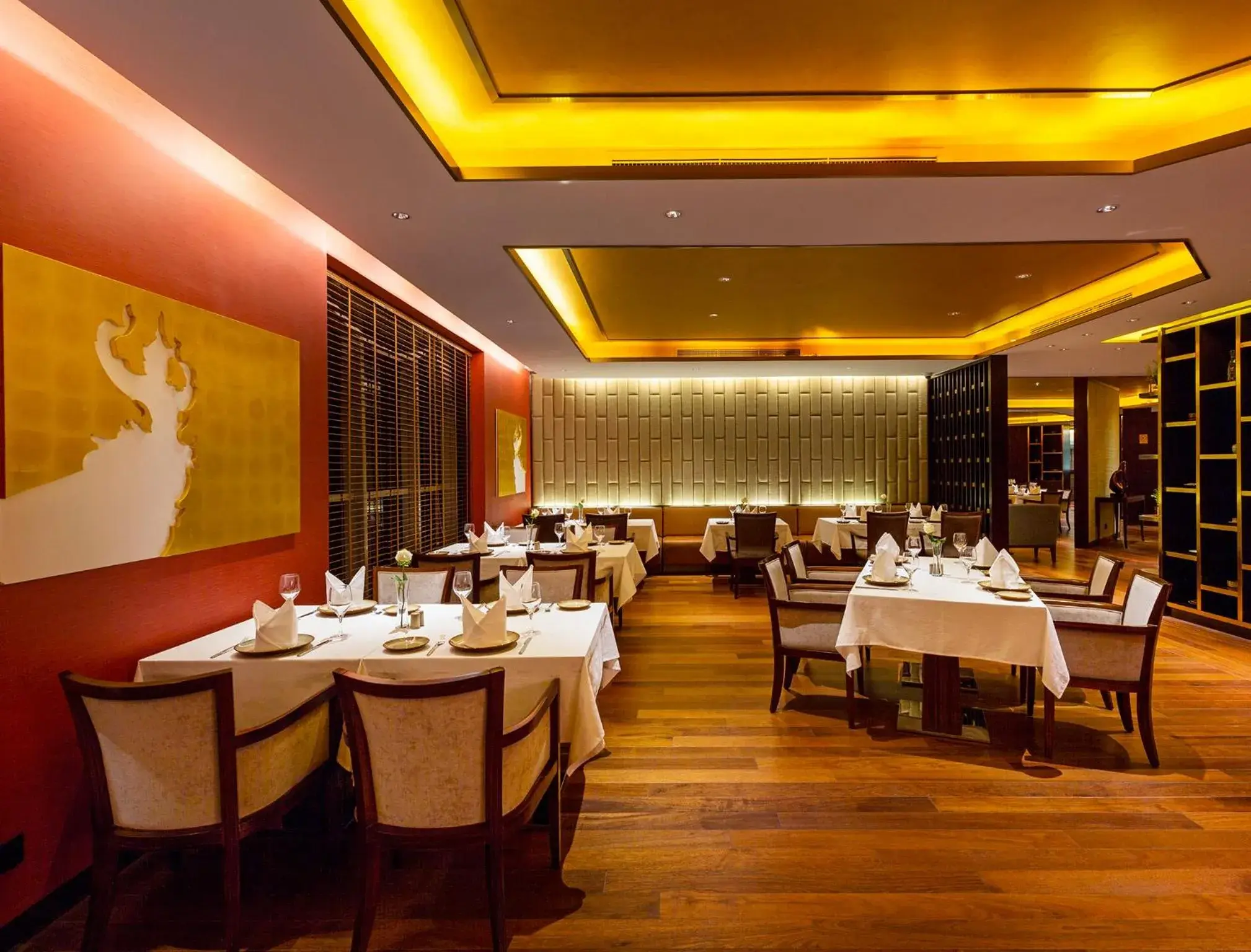 Restaurant/places to eat in Ezdan Palace Hotel Restaurant/places to eat in Ezdan Palace Hotel