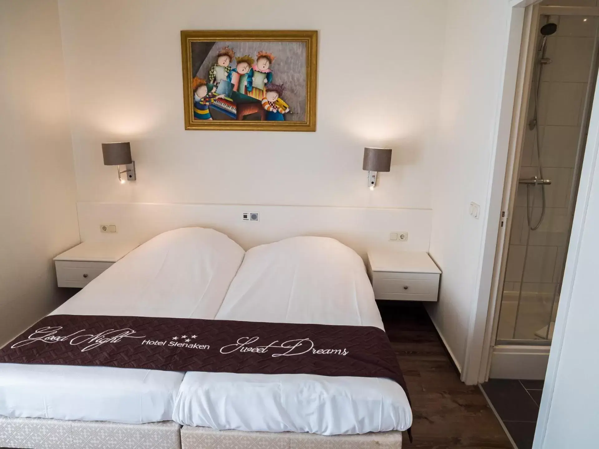 Two-Room Apartment with Four Single Beds - Non-Smoking in Best Western Hotel Slenaken