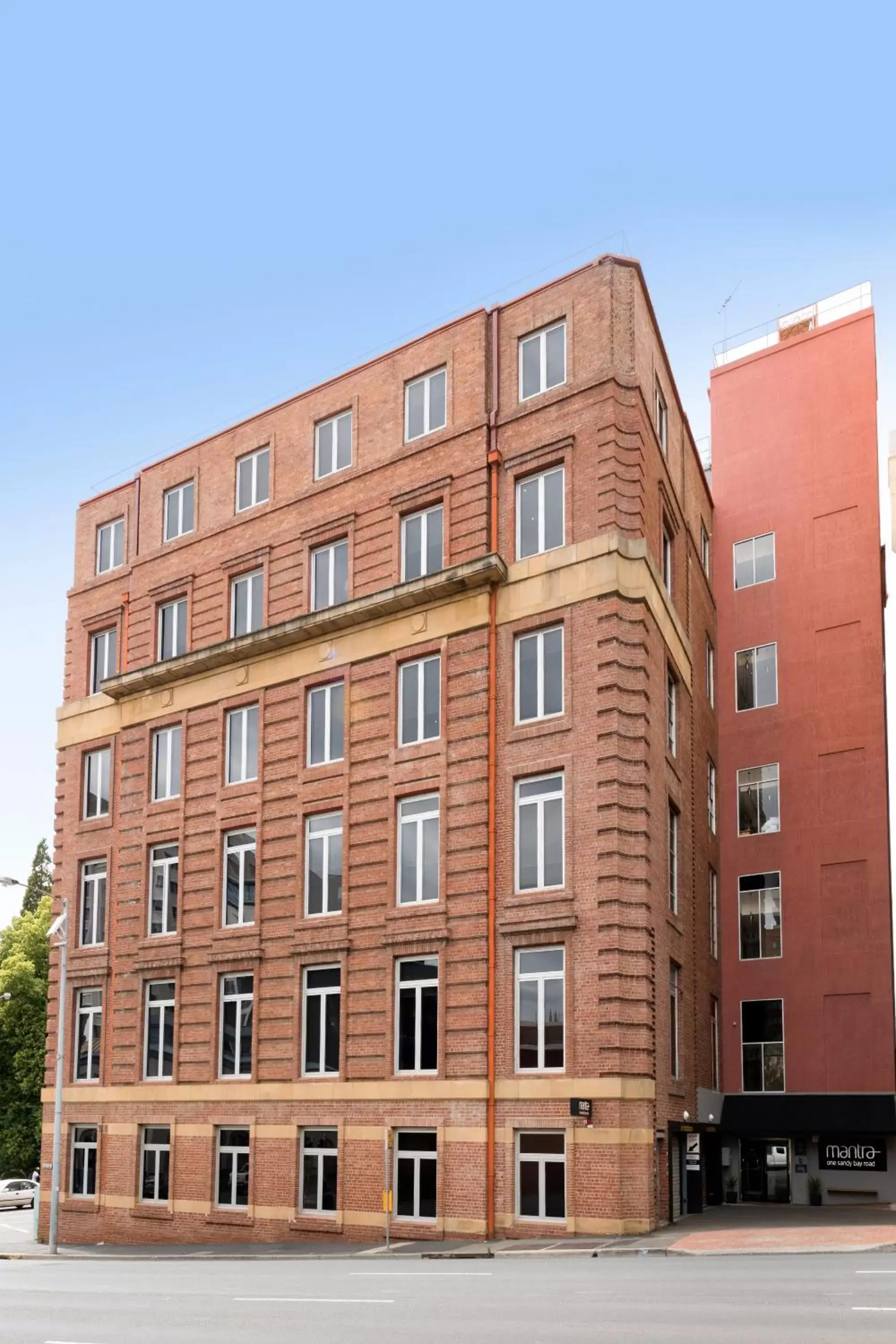 Property building in Mantra One Sandy Bay Road Property building in Mantra One Sandy Bay Road