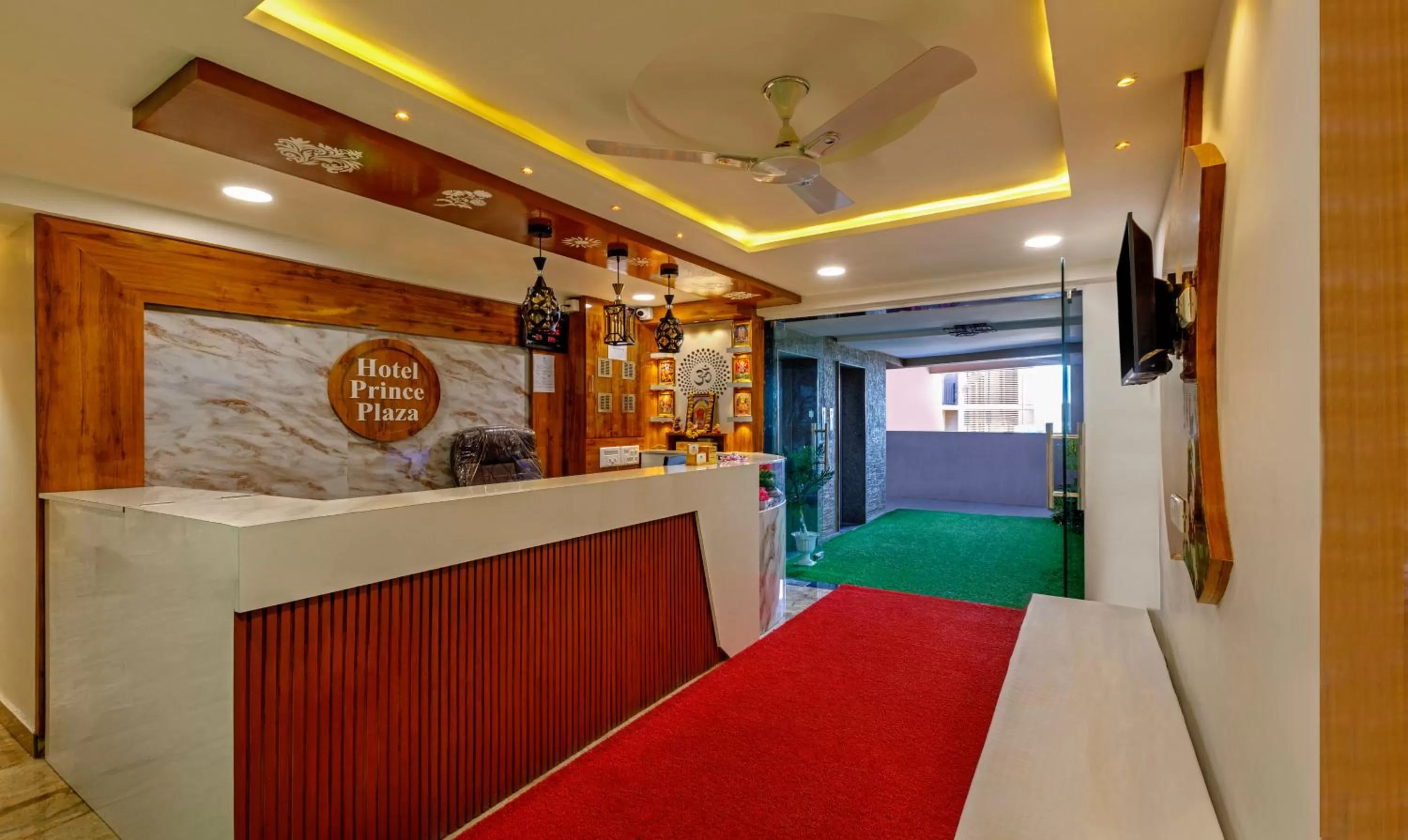 Lobby or reception in Treebo Prince Plaza