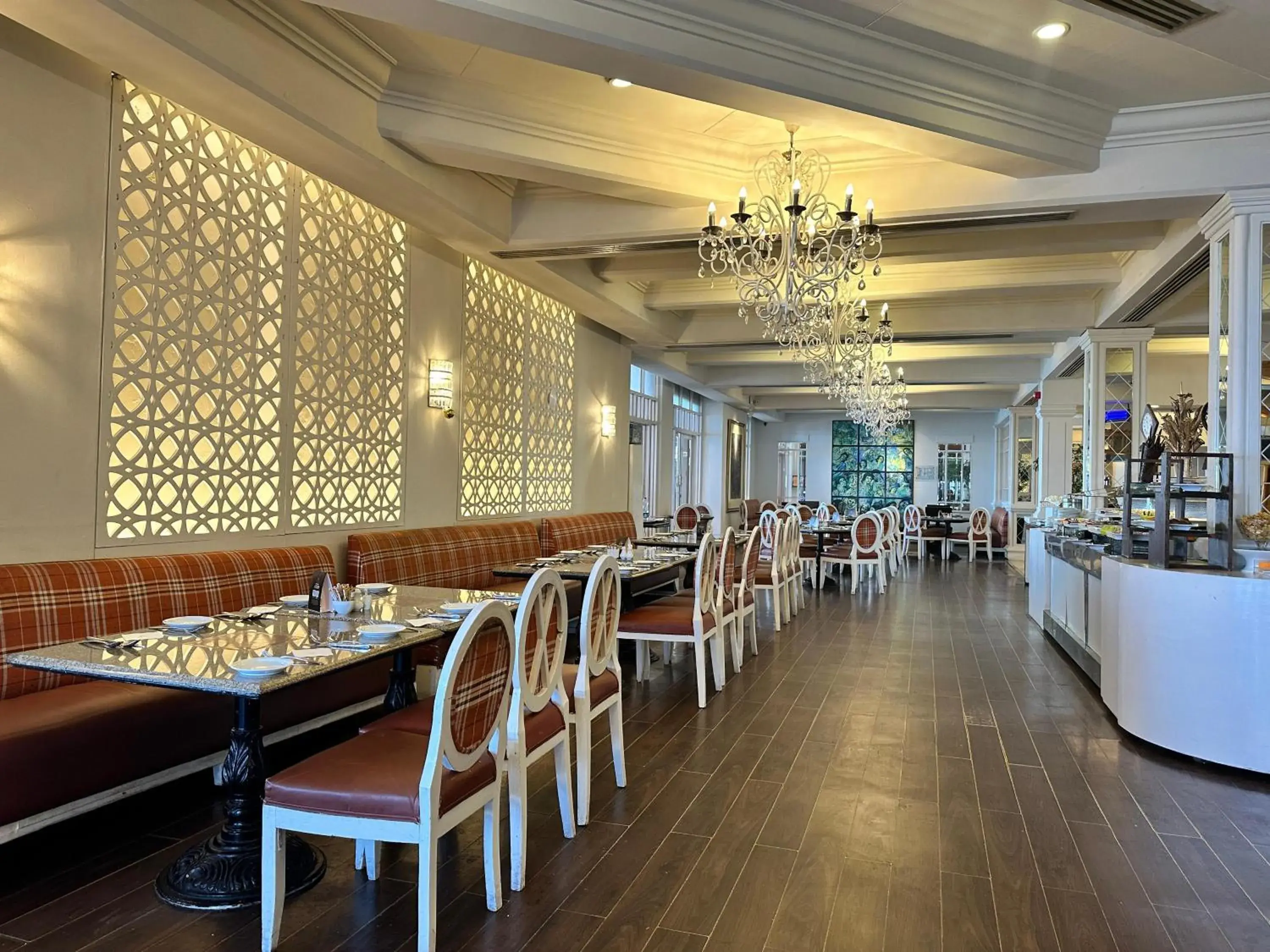 Restaurant/Places to Eat in Pearl Continental Hotel, Bhurban