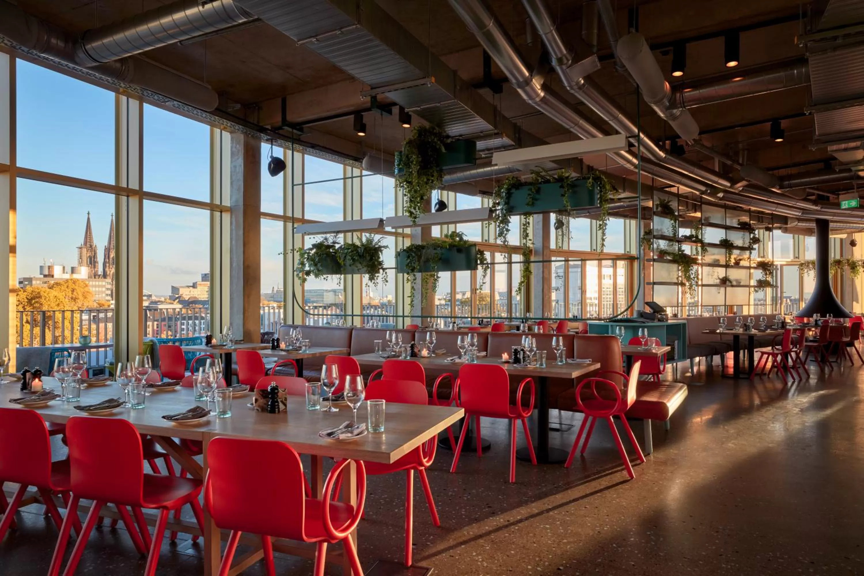 Restaurant/places to eat in 25hours Hotel The Circle