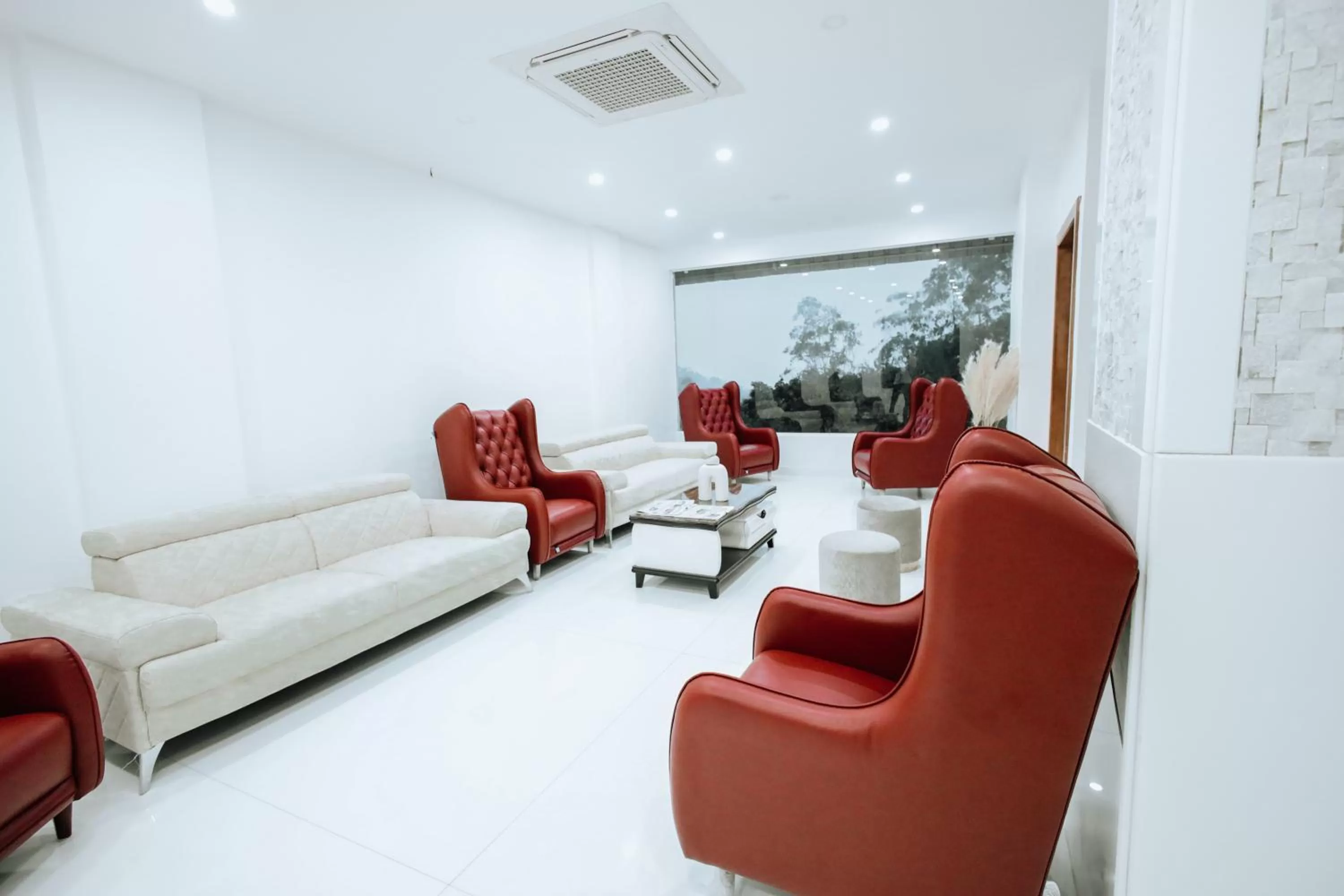 Lobby or reception in HOTEL WHITE HOUSE, Munnar