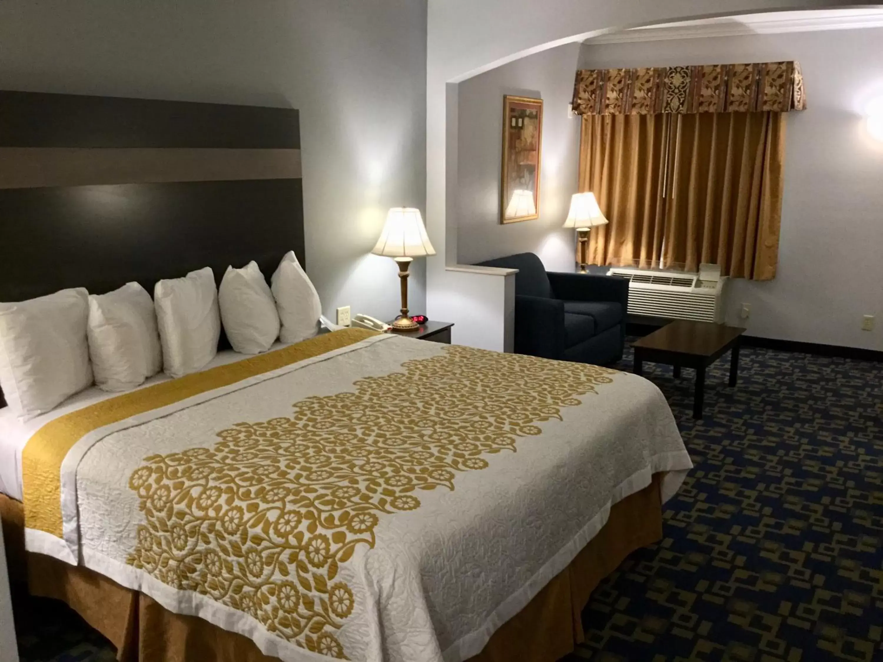 Bed in Days Inn by Wyndham Robstown